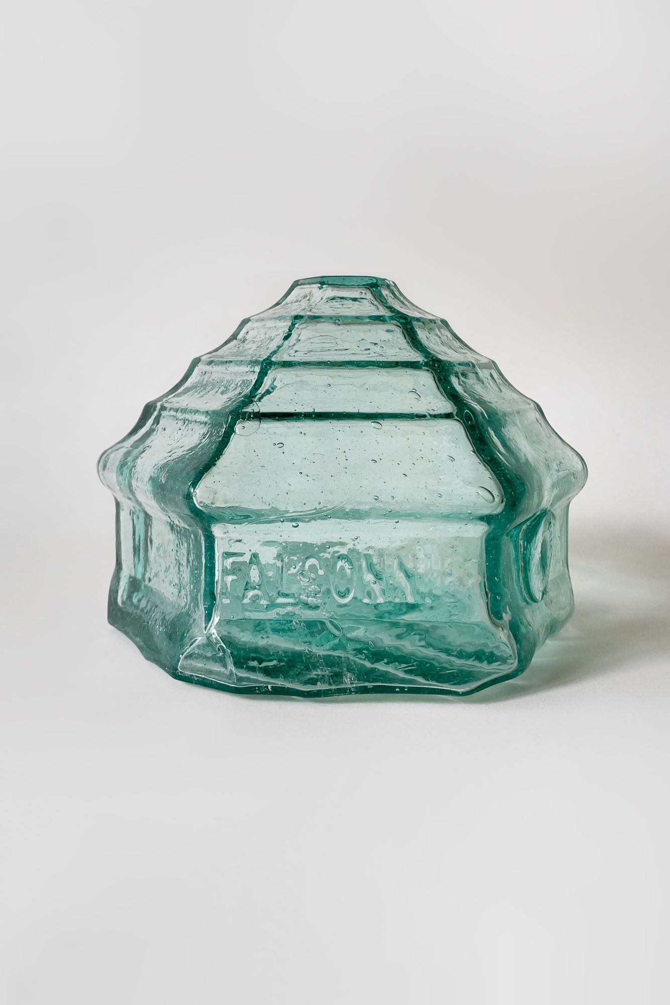 Falconnier's Glass Brick No. 7 - minä perhonen