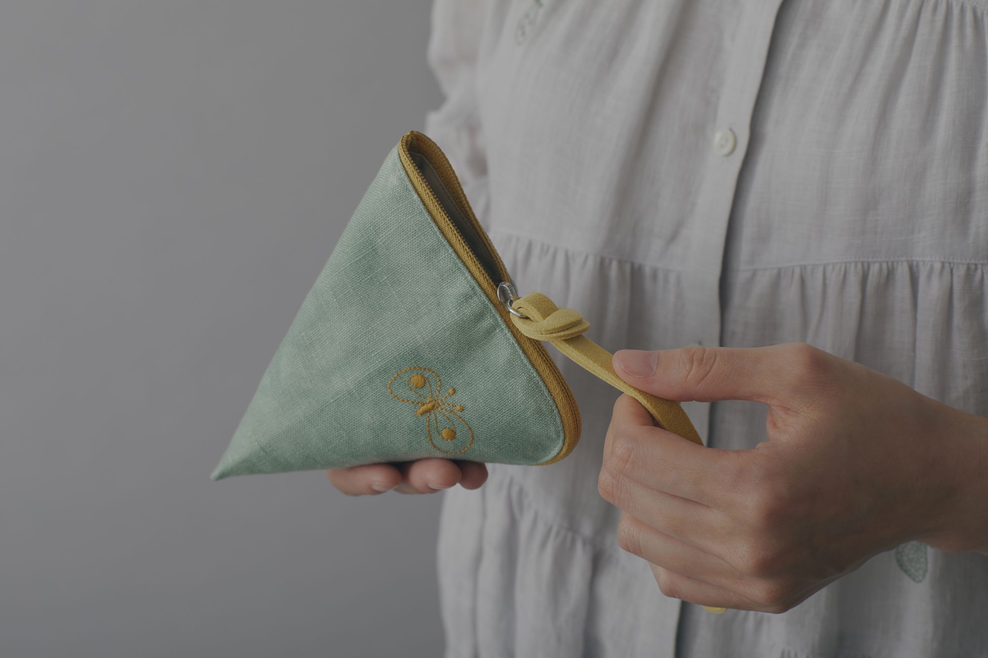 atmosphere×choucho tetra pouch - minä perhonen