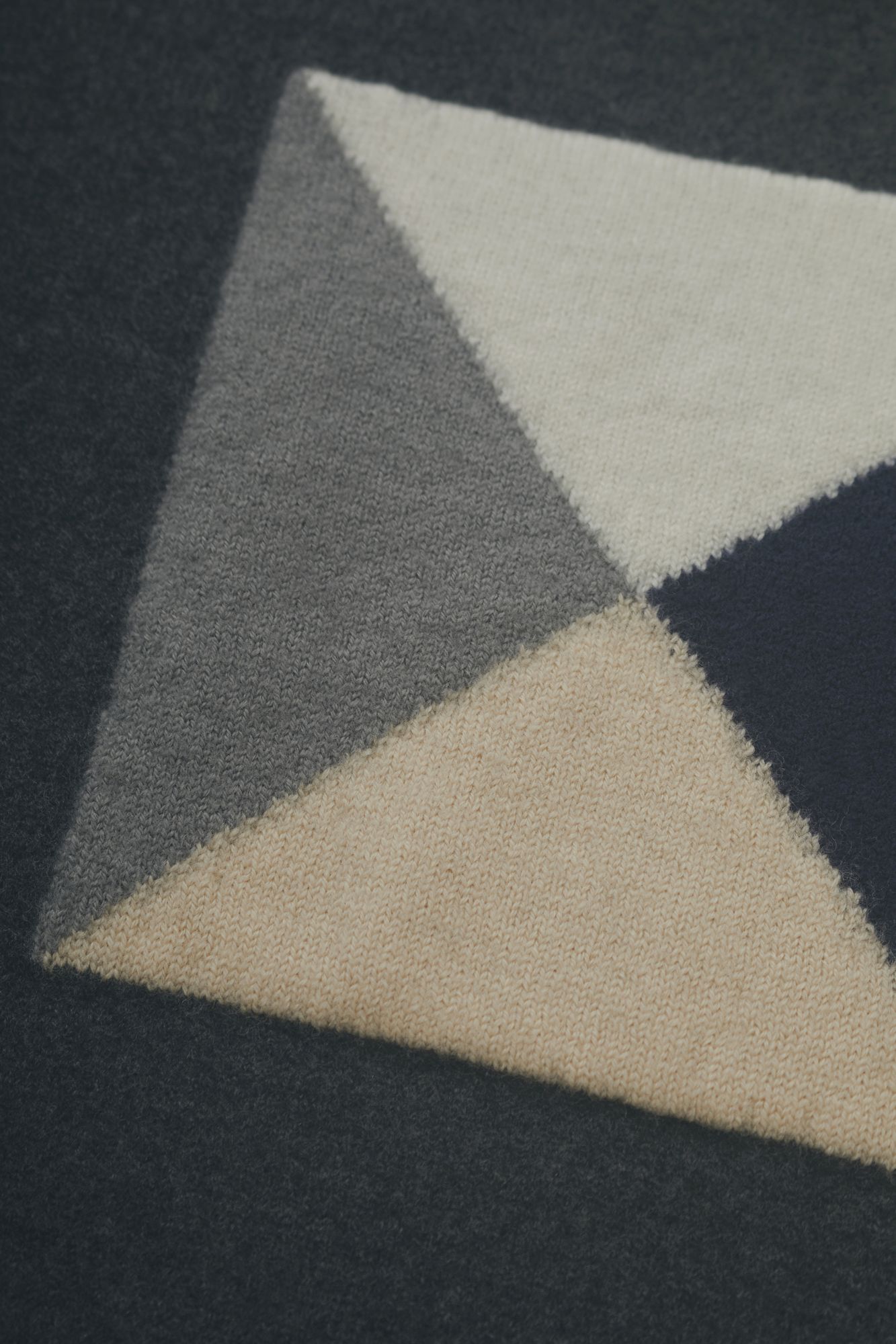 geometria ニットプルオーバー - minä perhonen