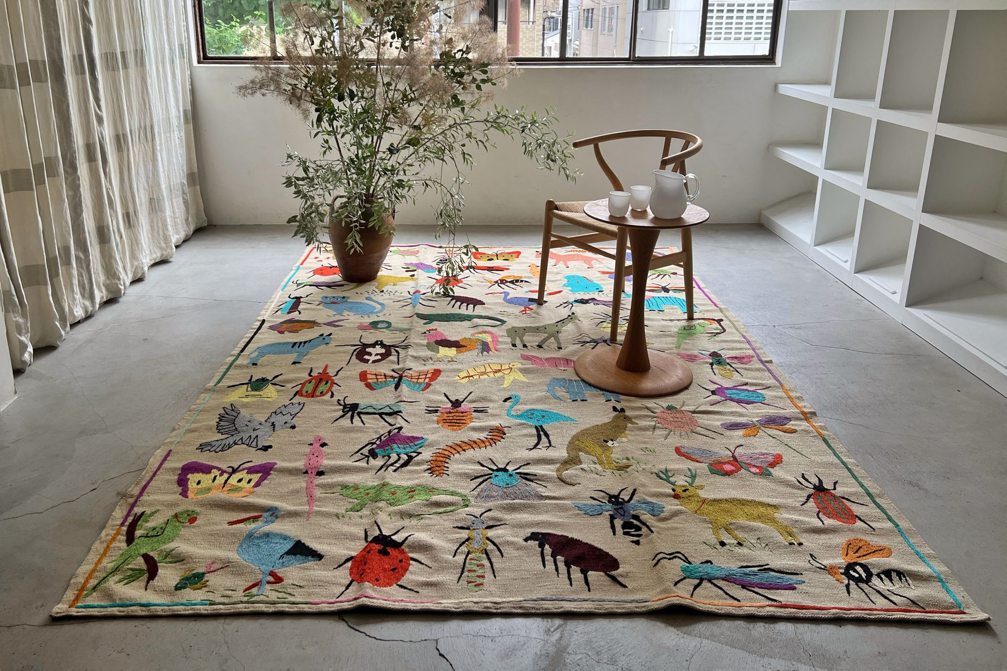 ヴィンテージラグ 骸骨 蝶 Suzani Rug Bugs and animals - minä perhonen