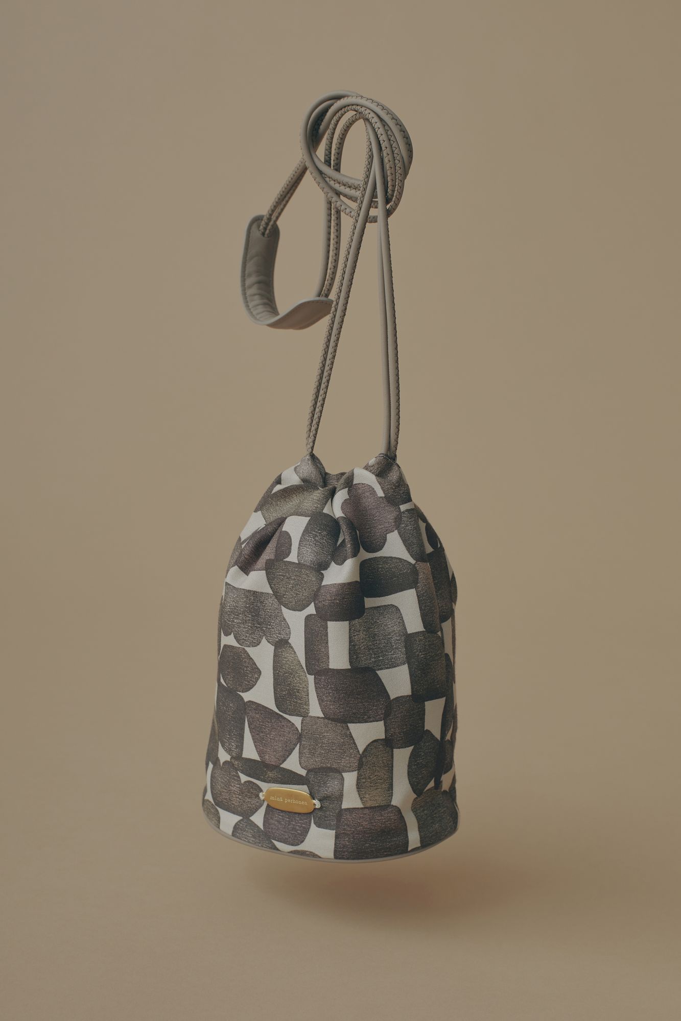 kivi canelé pochette - minä perhonen