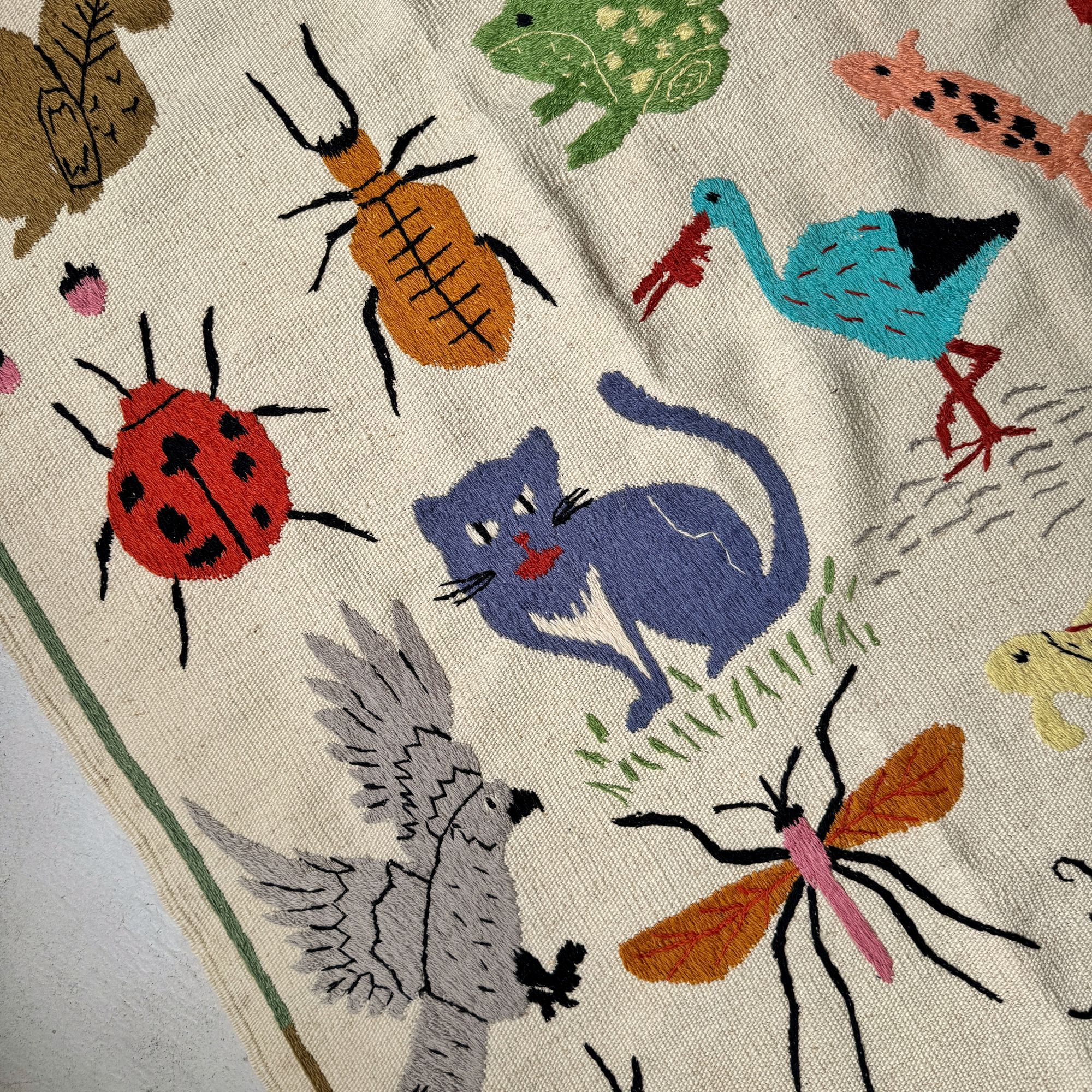 Suzani Rug Bugs and animals - minä perhonen