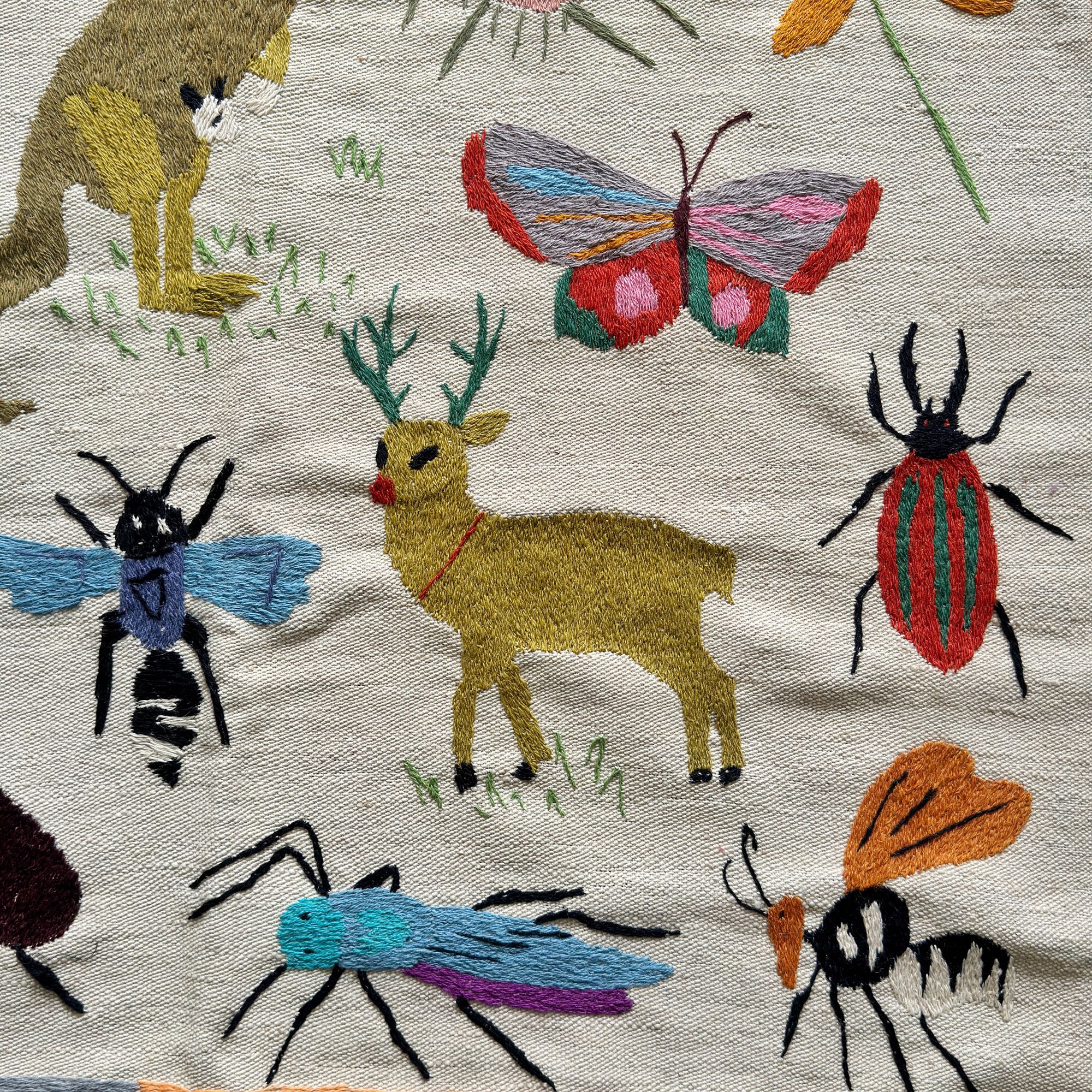 Suzani Rug Bugs and animals - minä perhonen