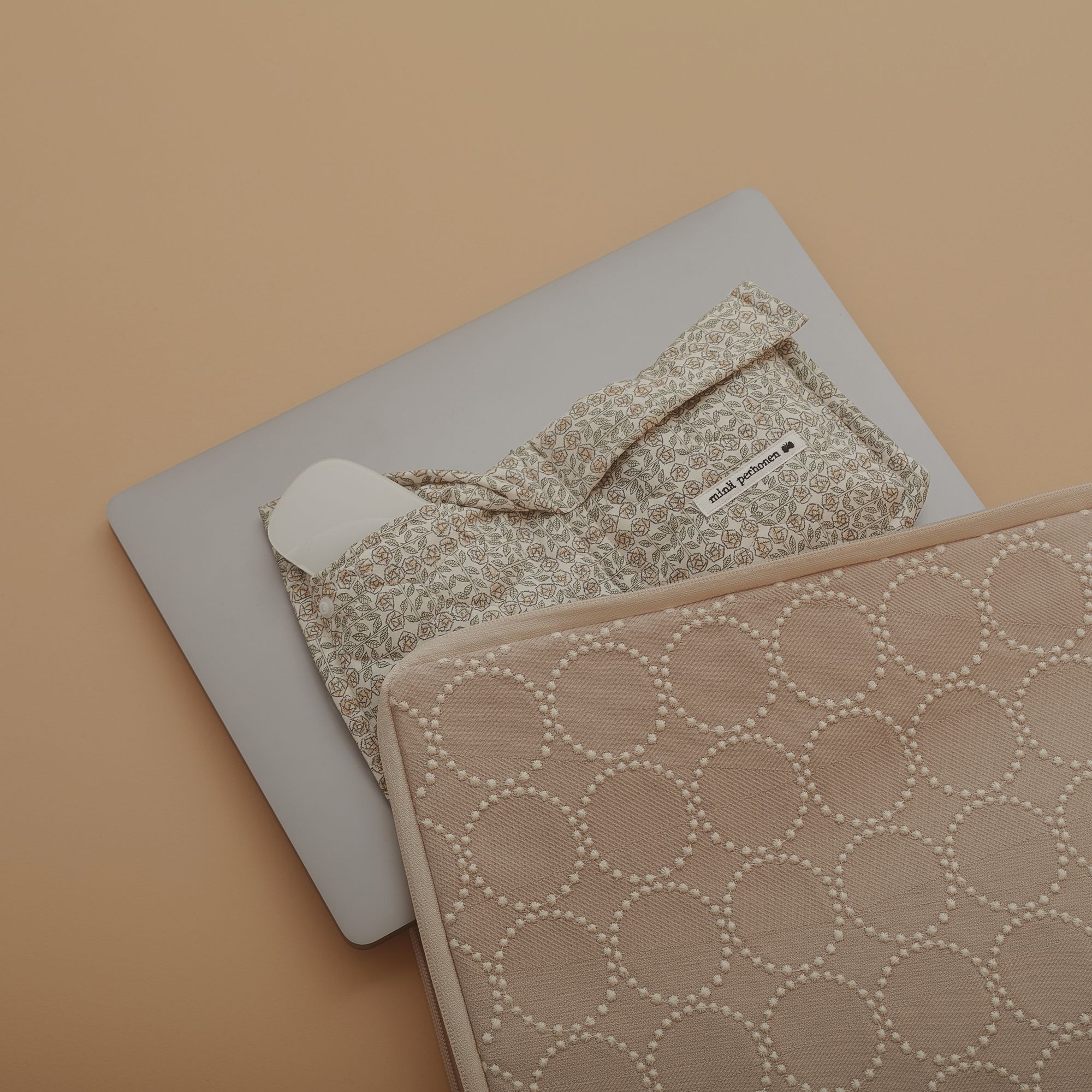 compagno -sleeping rose- - minä perhonen