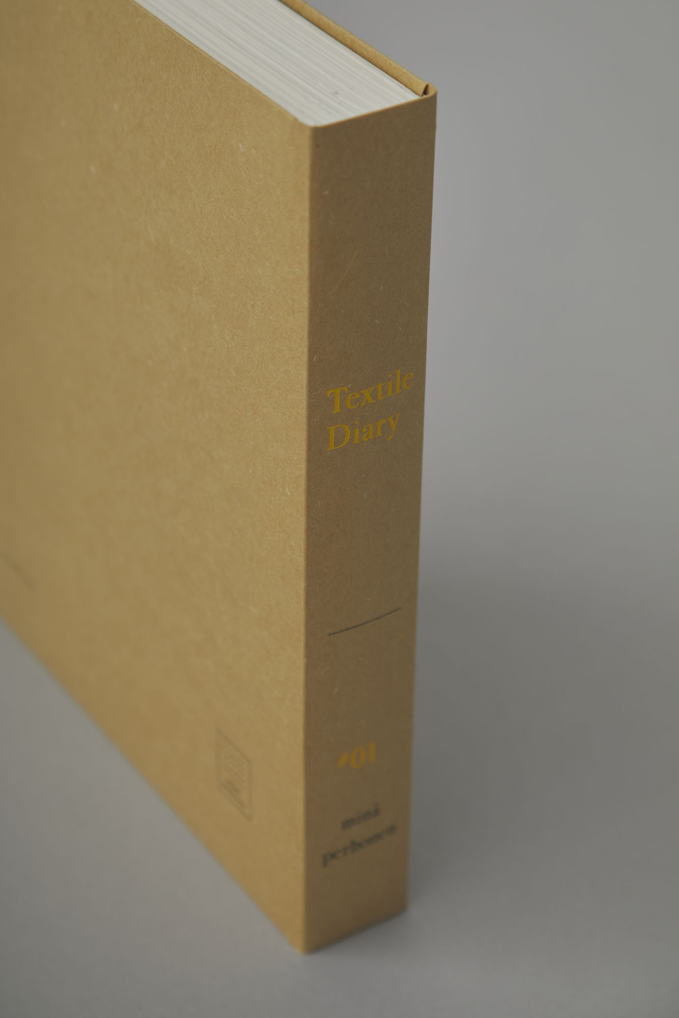 Textile Diary #1 - minä perhonen