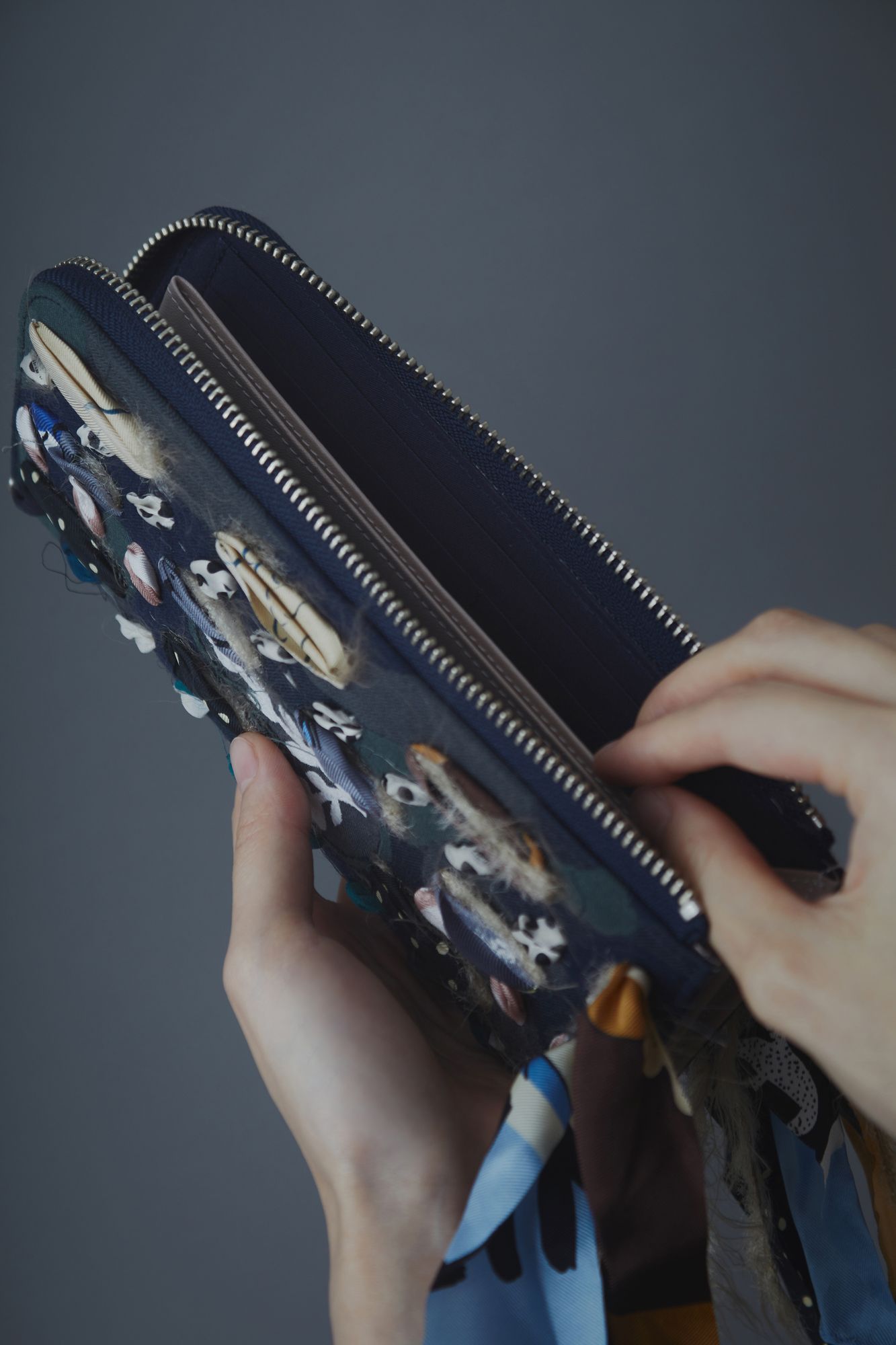 sleeping flower wallet - minä perhonen