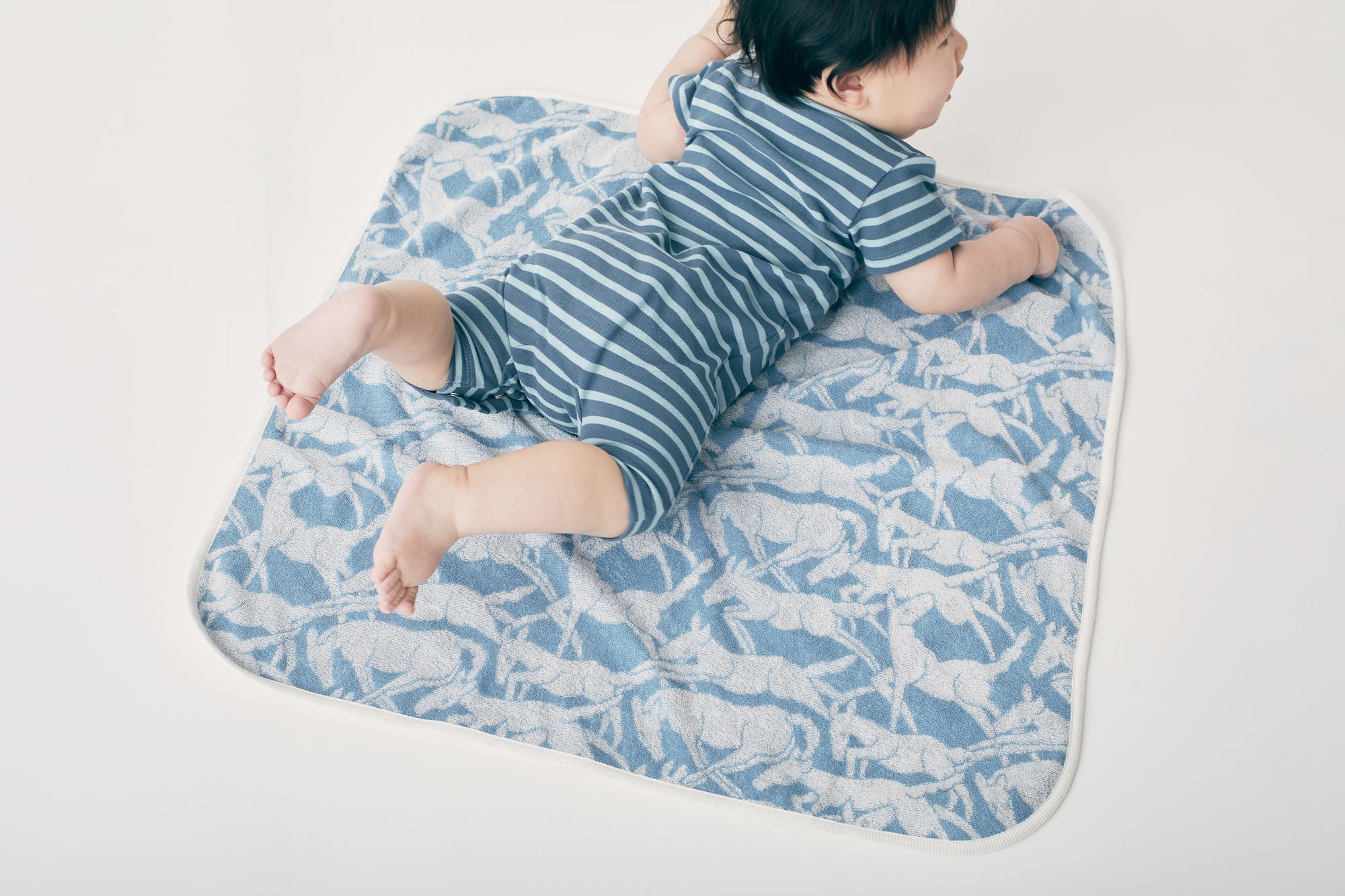 ミナペルホネン　papurikko パプリッコ　クッション　小　ライトブルー ミナペルホネン papurikko パプリッコ クッション 小 ライトブルー