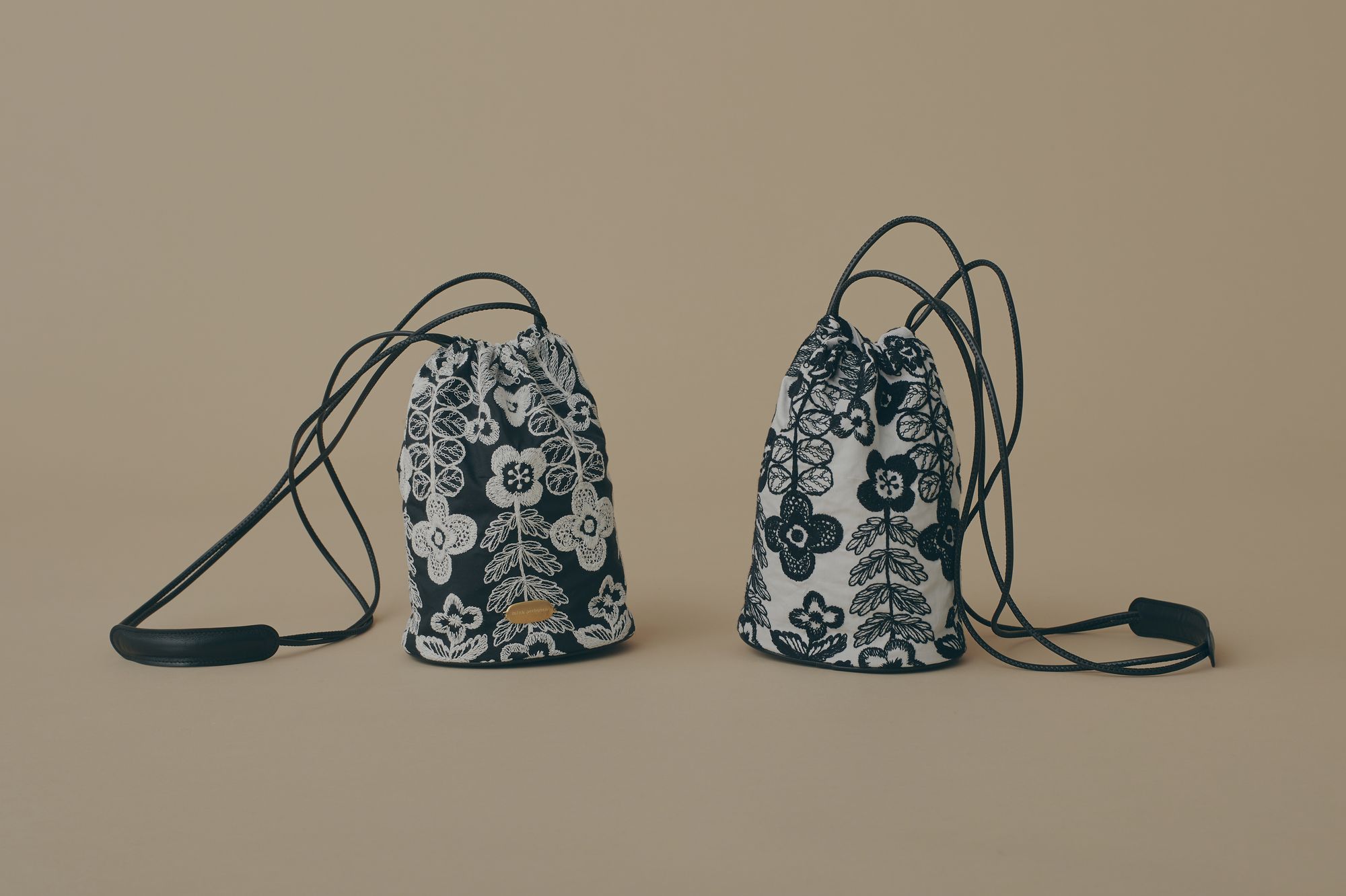 swing garden canelé pochette - minä perhonen