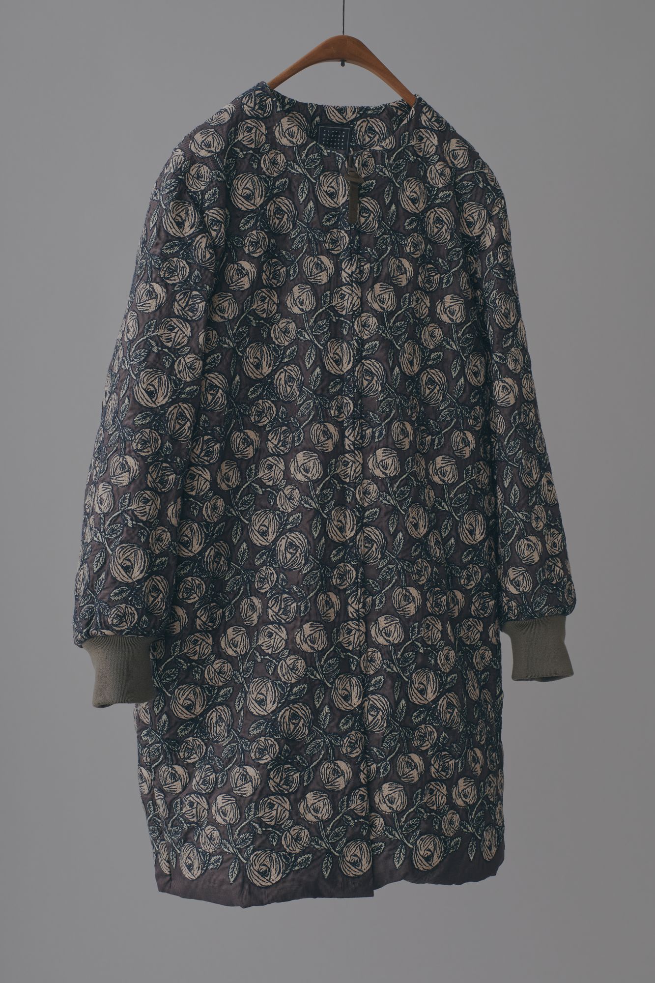 rosy ノーカラーダウンコート - minä perhonen