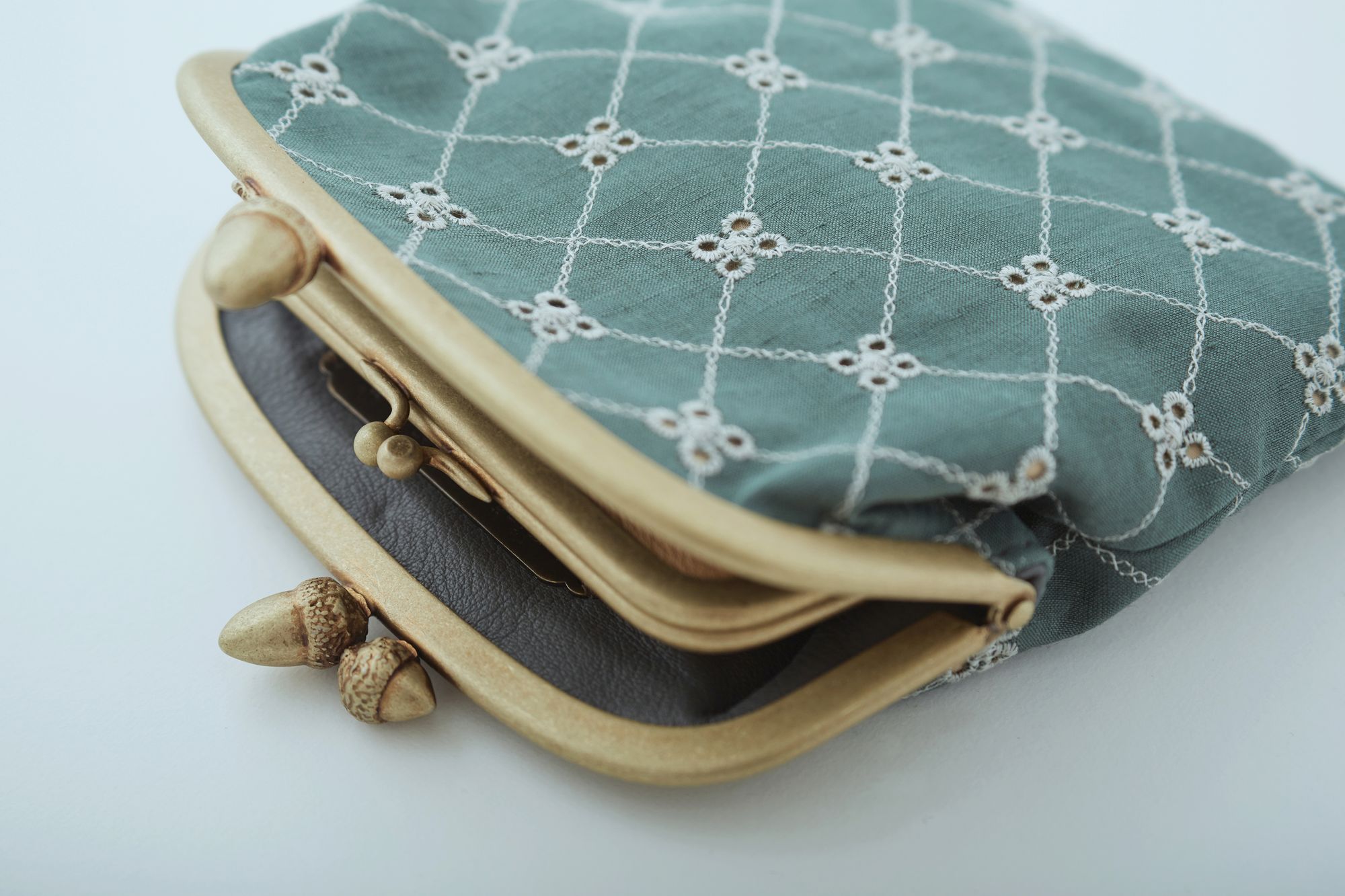 flower beads cuddle purse - minä perhonen