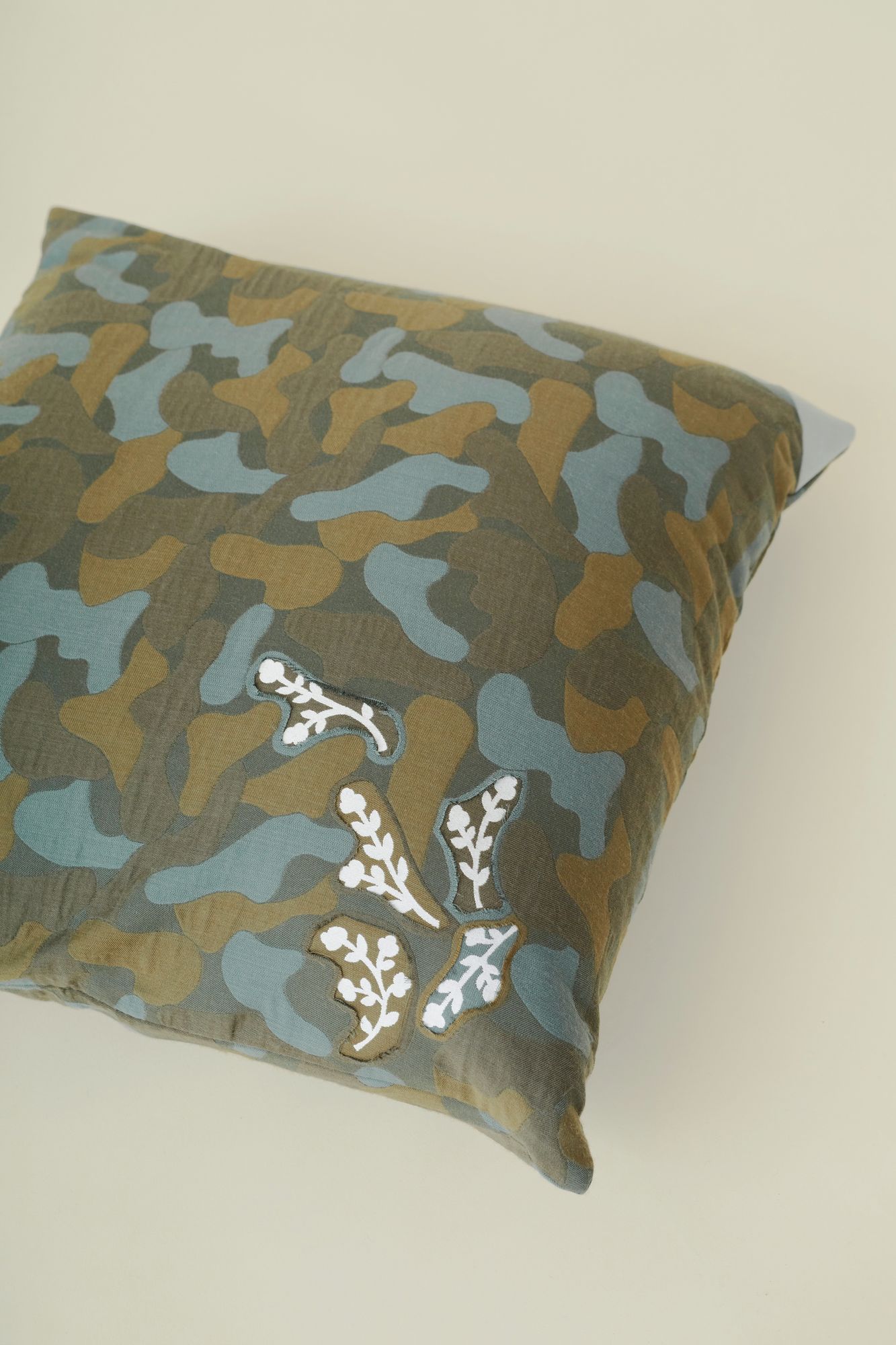 正規品　ミナペルホネン　forest diamond クッションカバー　イエロー 正規品 ミナペルホネン forest diamond クッションカバー イエロー