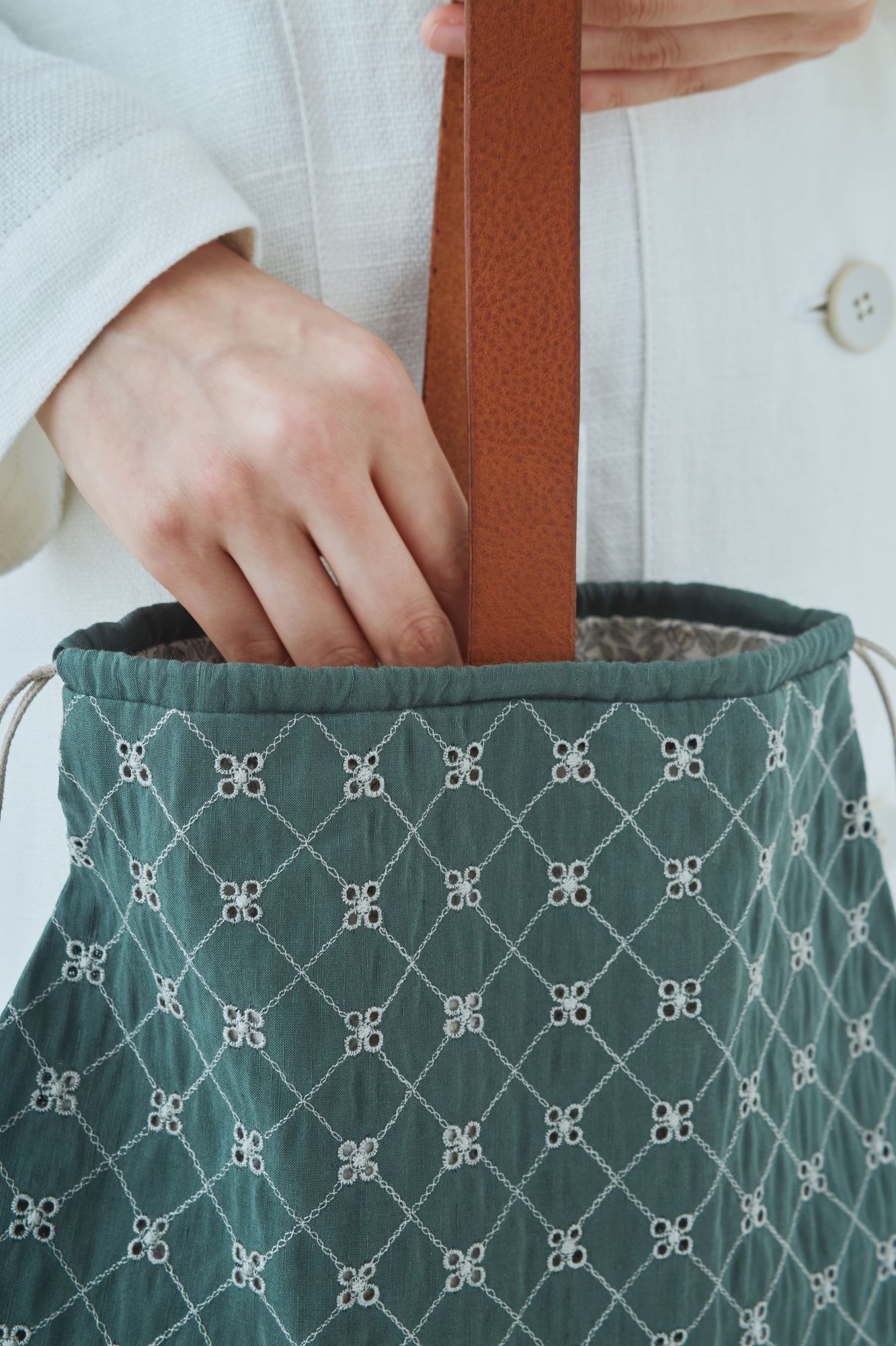 flower beads pear bag - minä perhonen