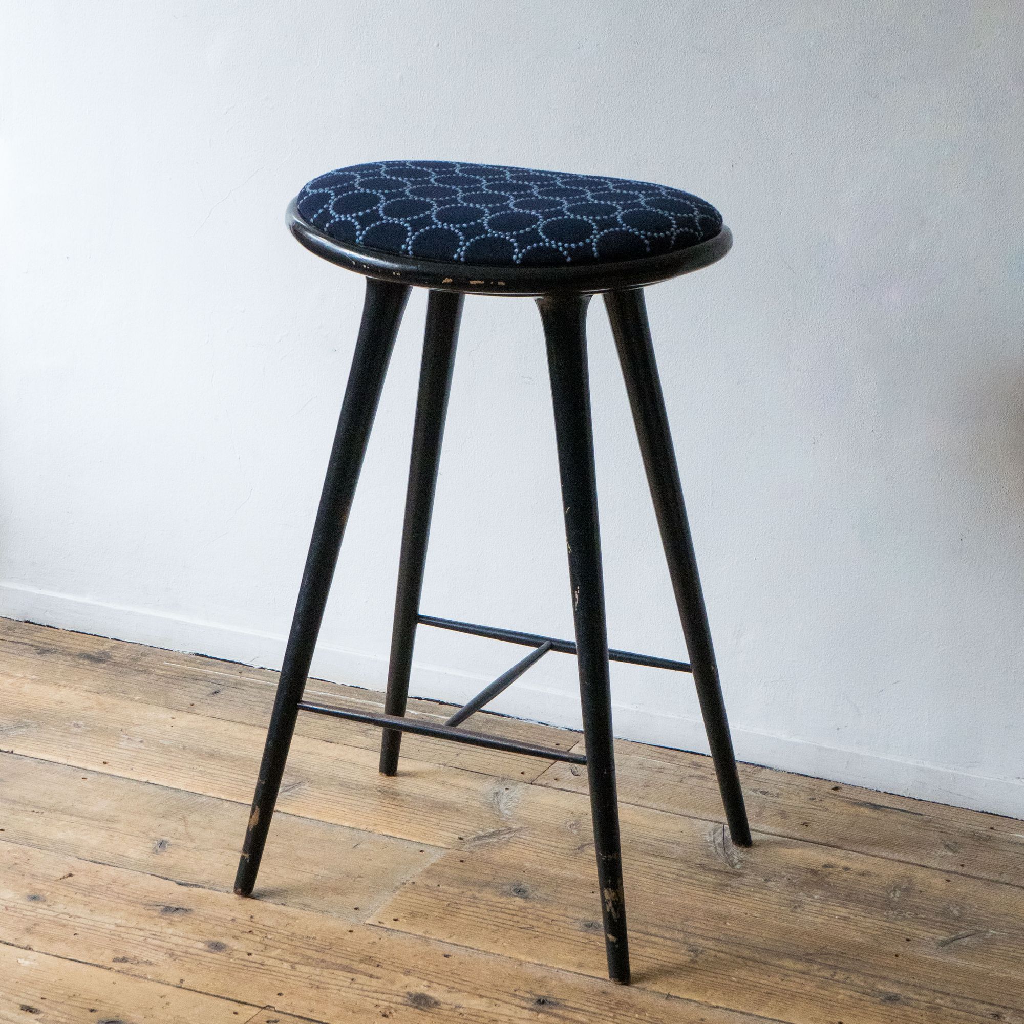 tambourine High Stool - minä perhonen