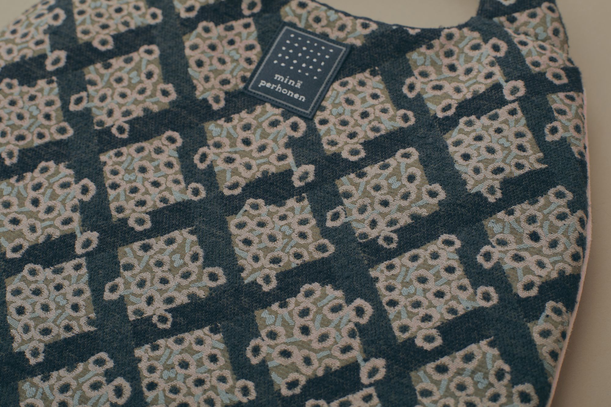 cheerful エッグバッグ - minä perhonen