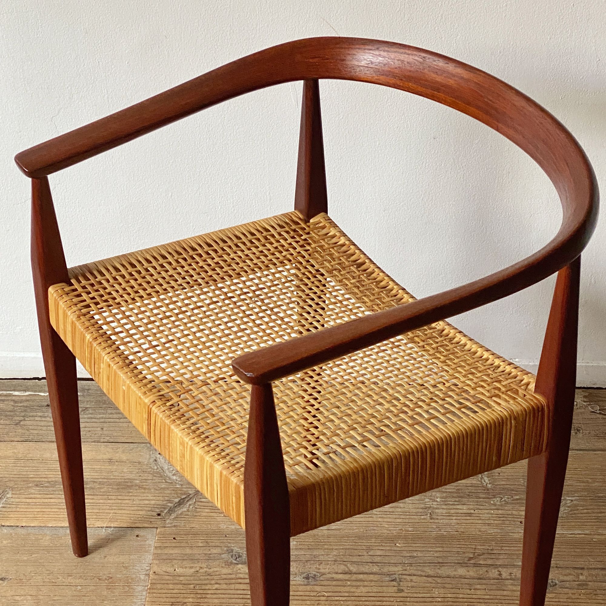 Model 113 Armchair - minä perhonen