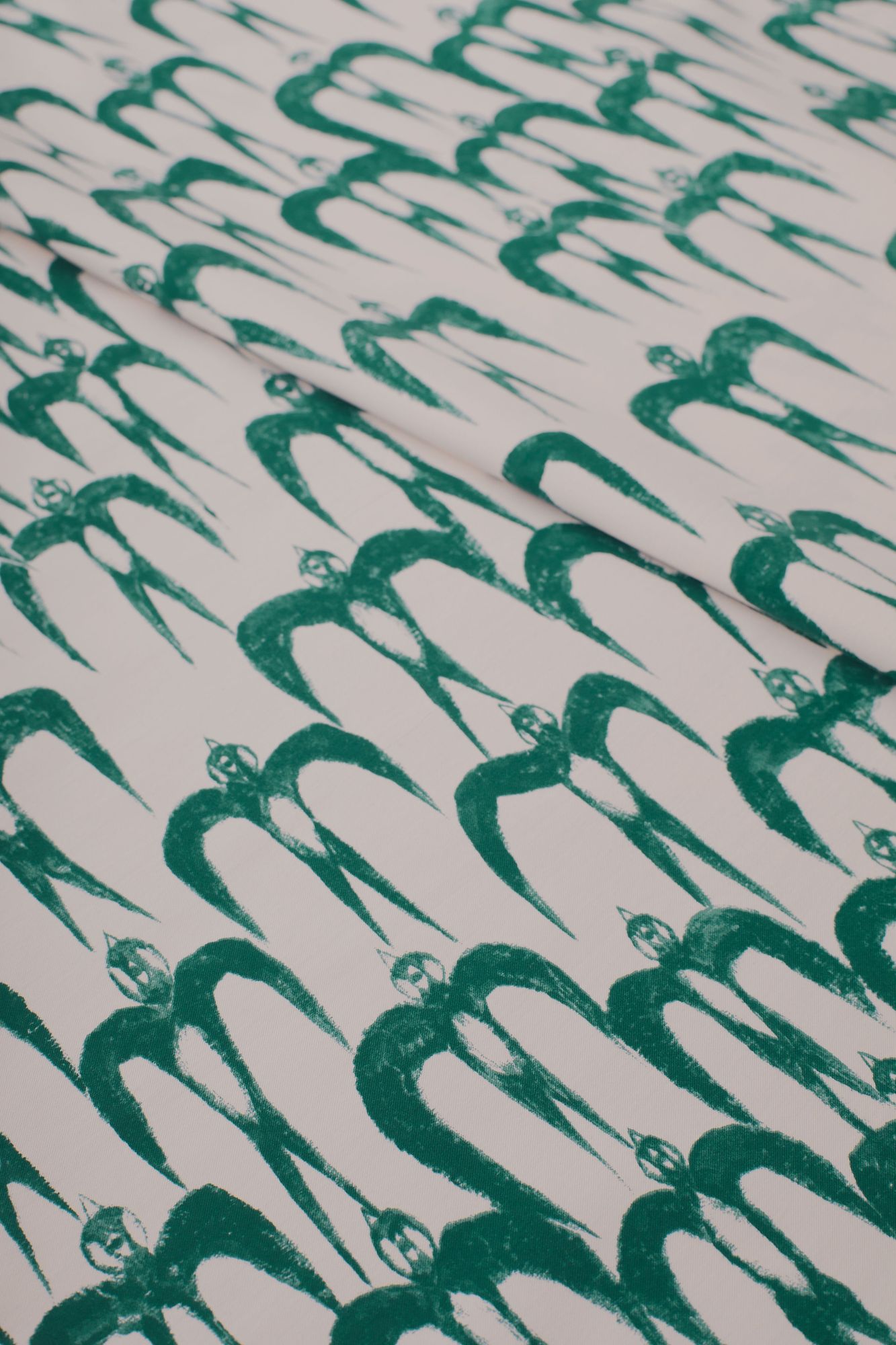 ファブリックパネル　ミナペルホネン　ハロースワロー　ツバメ　黒　春　インテリア hello swallow ファブリック - minä perhonen