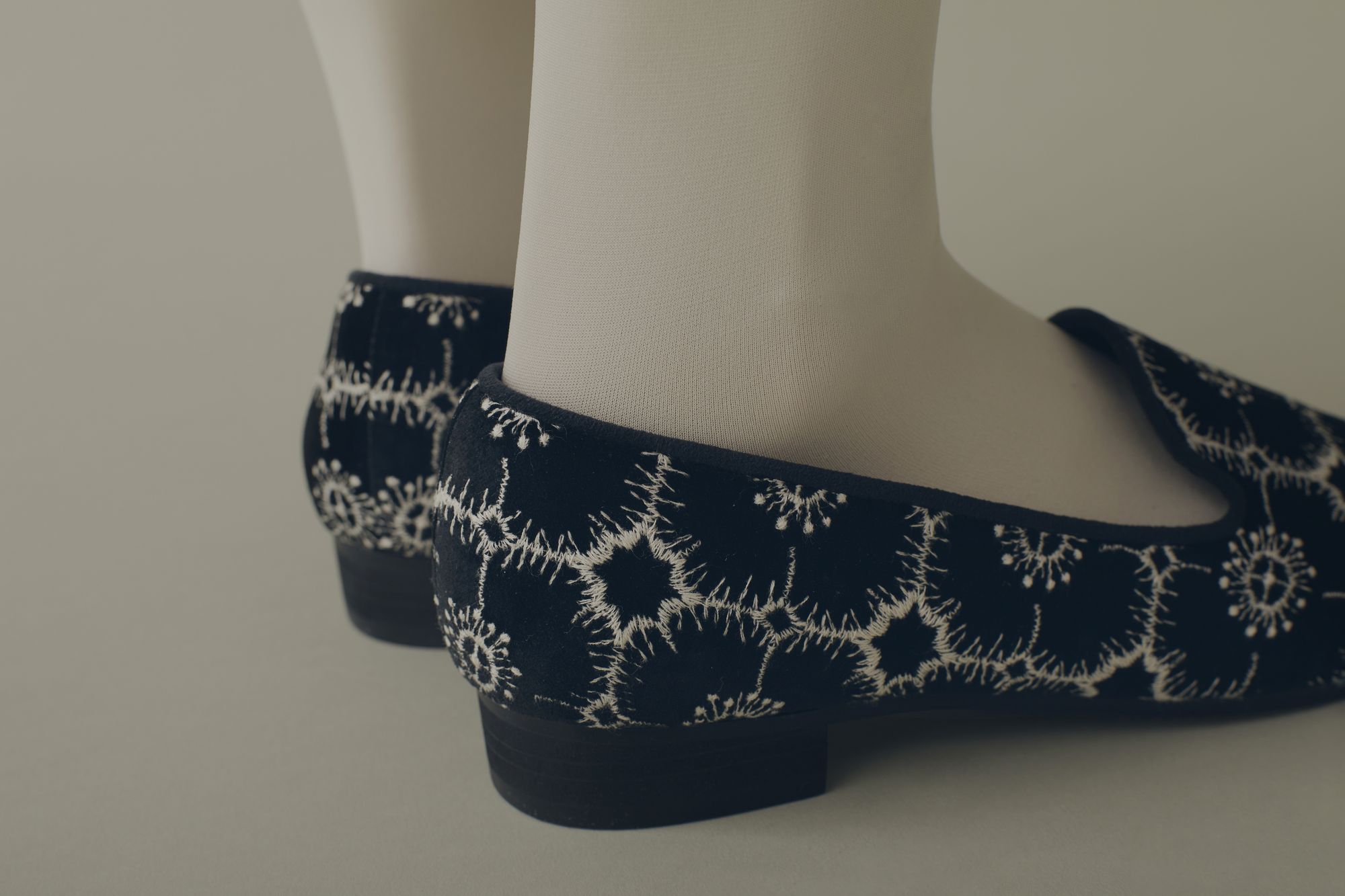 anemone kuu - minä perhonen