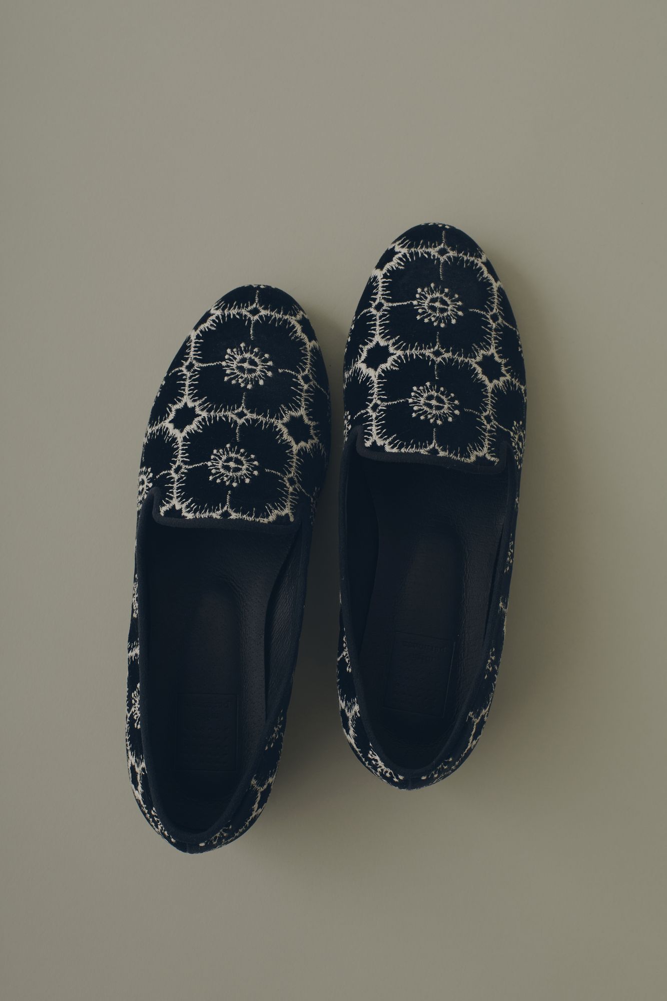 anemone kuu - minä perhonen