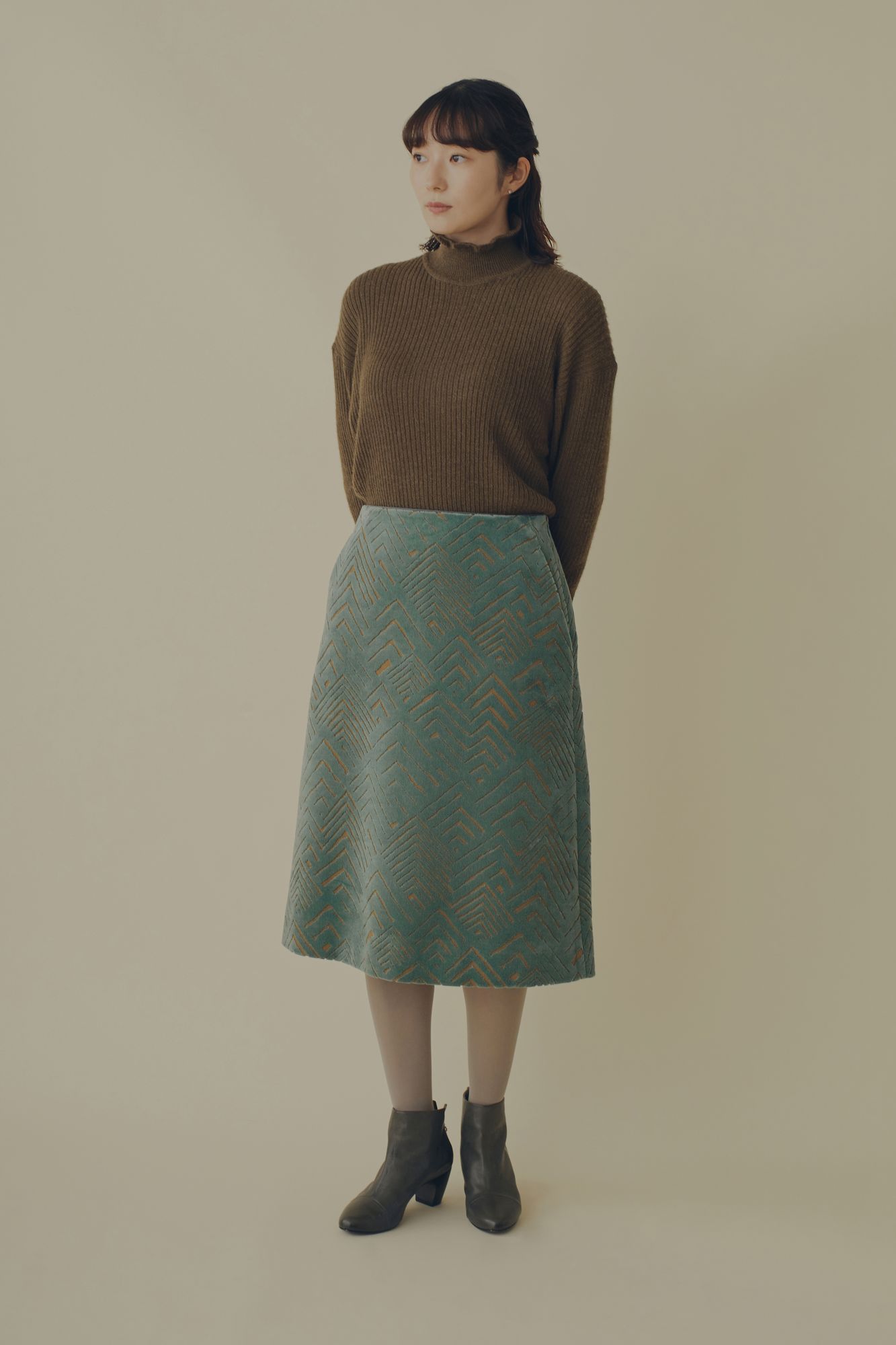 minä perhonen ベージュ 　ちょうちょの刺繡　スカート 再値下げ minä perhonen ベージュ ちょうちょの刺繡 スカート 再値下げ - メルカリ