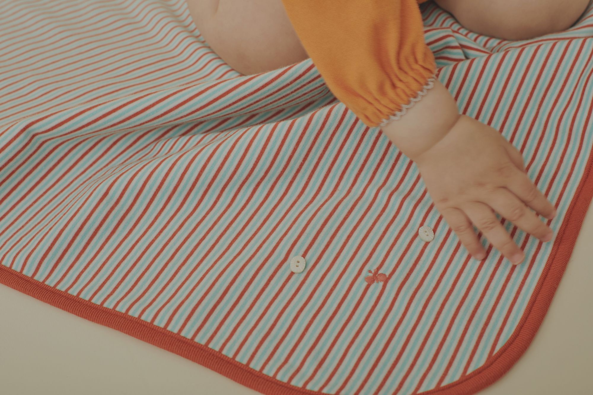 horisontti おくるみ - minä perhonen