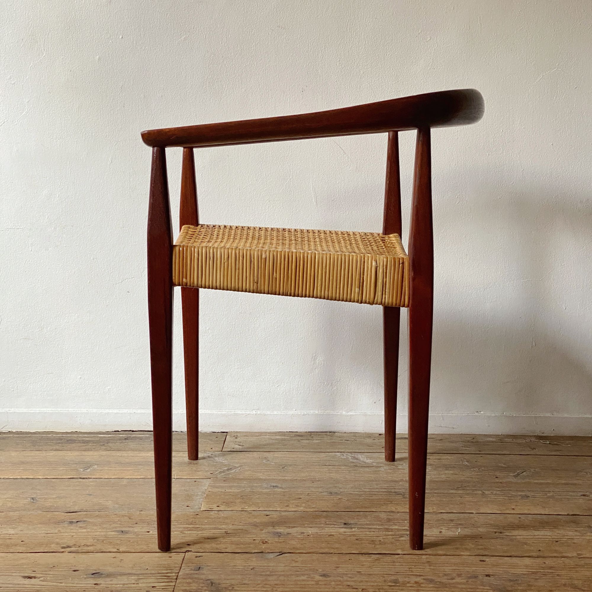 Model 113 Armchair - minä perhonen