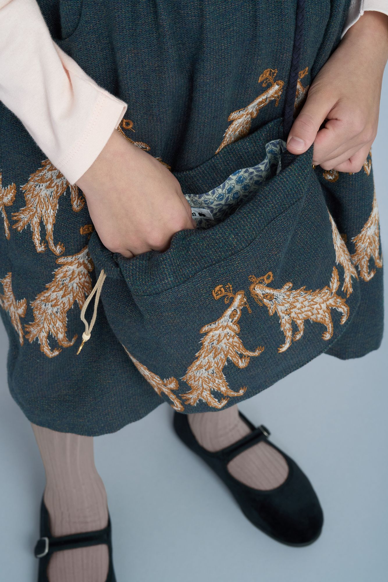 オーダー可＊ハンドメイド犬服ミナペルホネン×C&Sお花刺繍ネイビー・ピンクタンク オーダー可＊ハンドメイド犬服ミナペルホネン×C&Sお花刺繍ネイビー