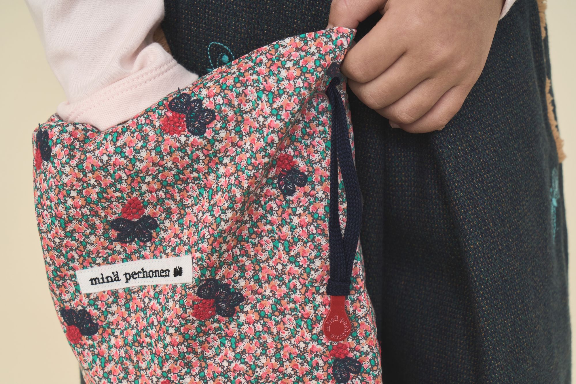 pepper + light berry サコッシュ - minä perhonen