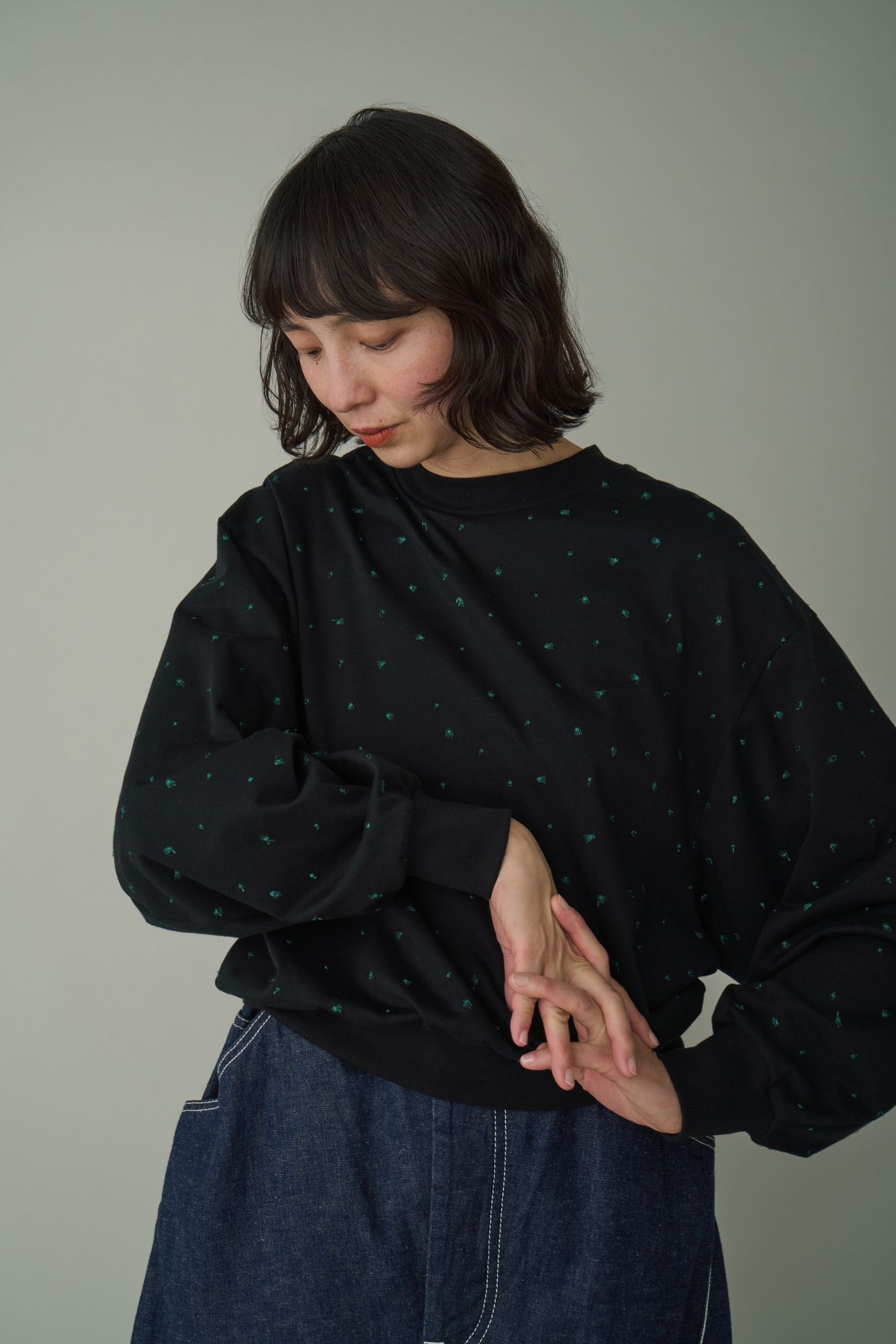 【mina perhonen】夏本番 ハンドメイド プルオーバー 荒炊きリネン grain プルオーバー - minä perhonen