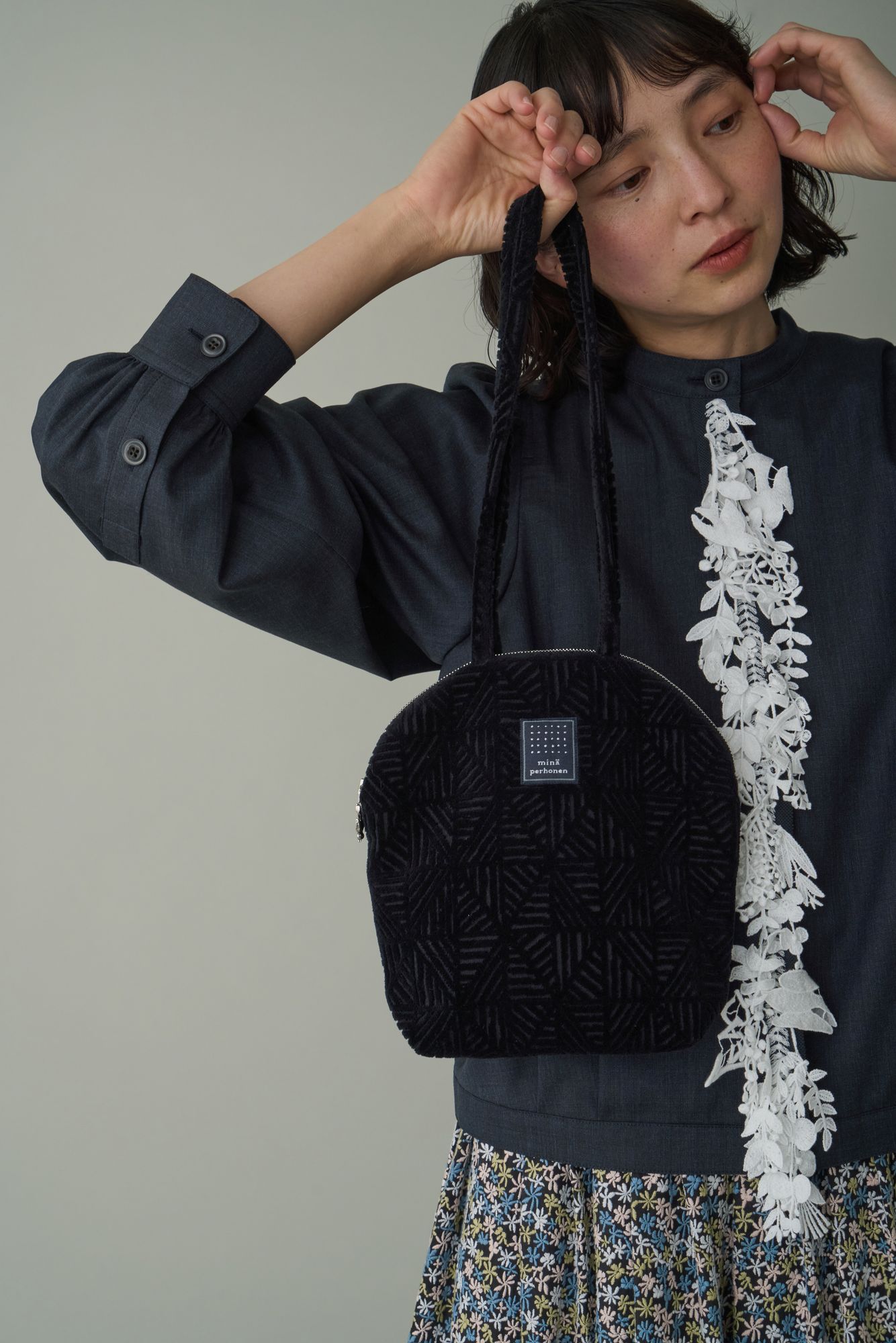 最終値下げ　mina perhonen muffin bag 2025AW mina perhonen muffin bag -anemone- - ミナペルホネン正規取扱店