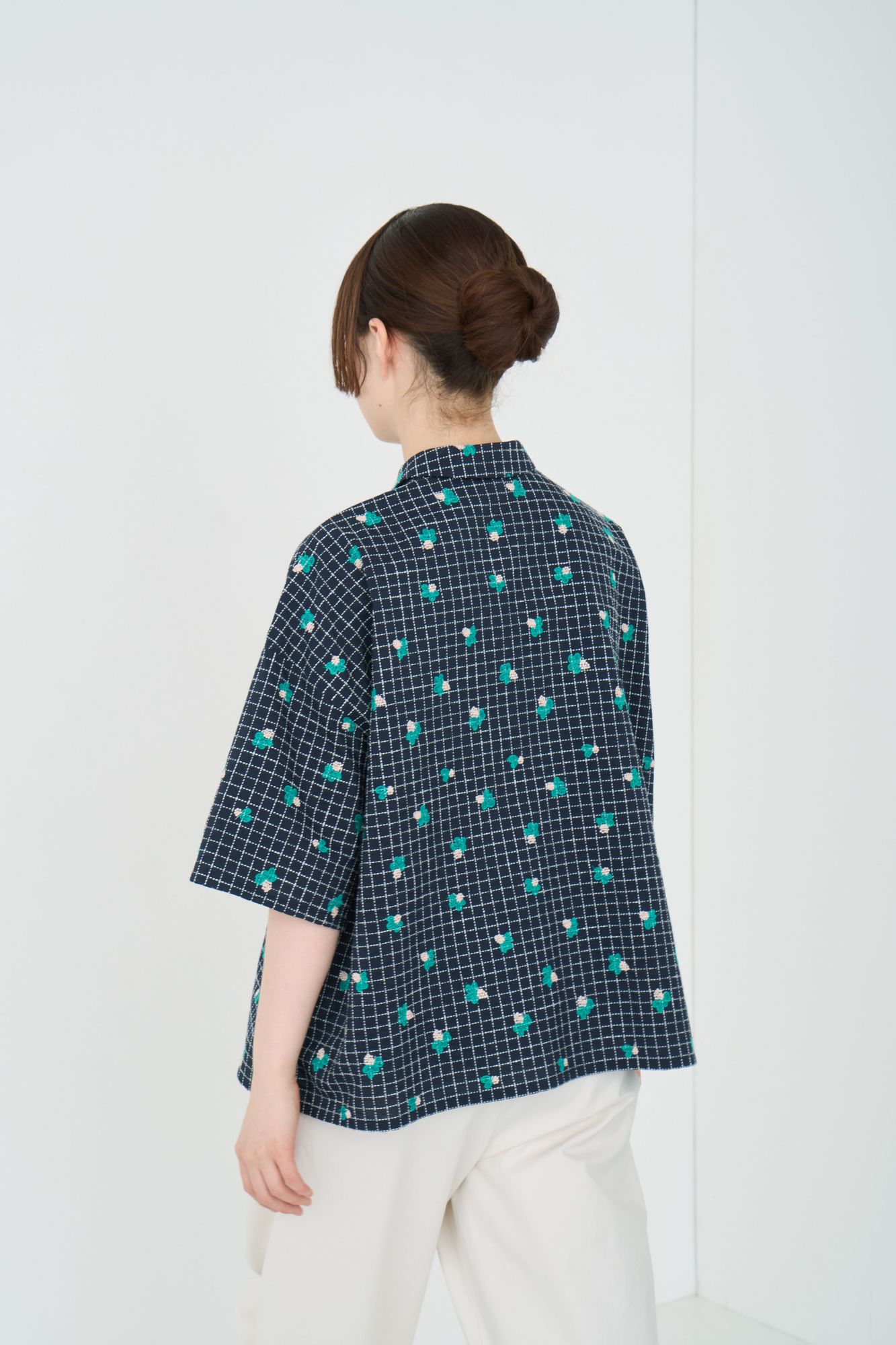 mina perhonen 刺繍入り ライトグリーンチュニック 半袖 light berry ブラウス - minä perhonen