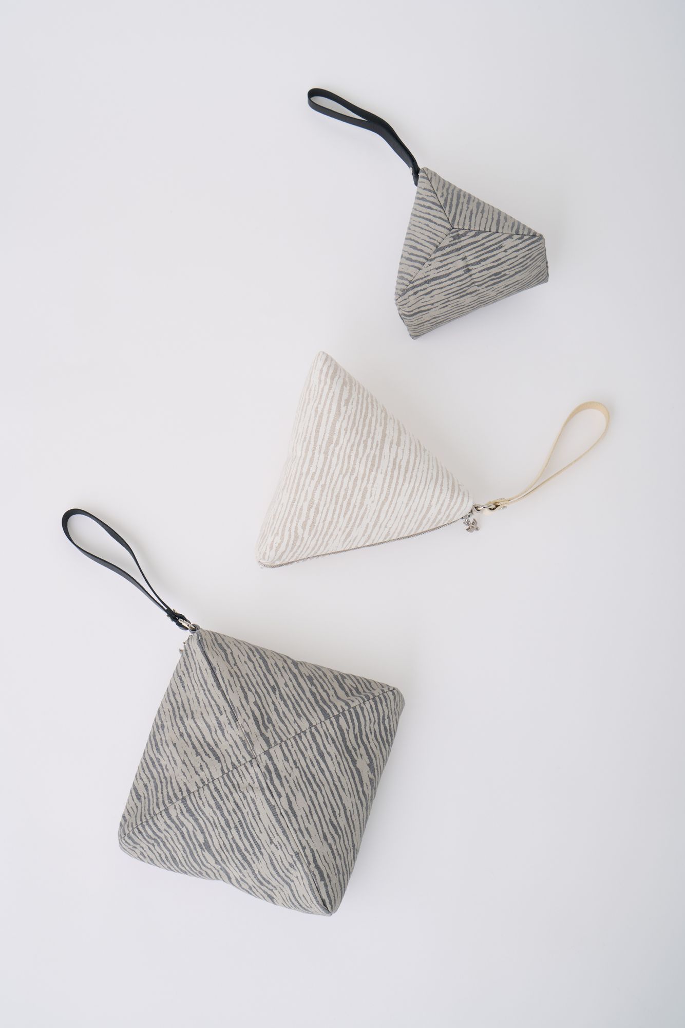 三角コーナーハンモック（雪の結晶）     ポーチ kimallus crystal pouch - minä perhonen
