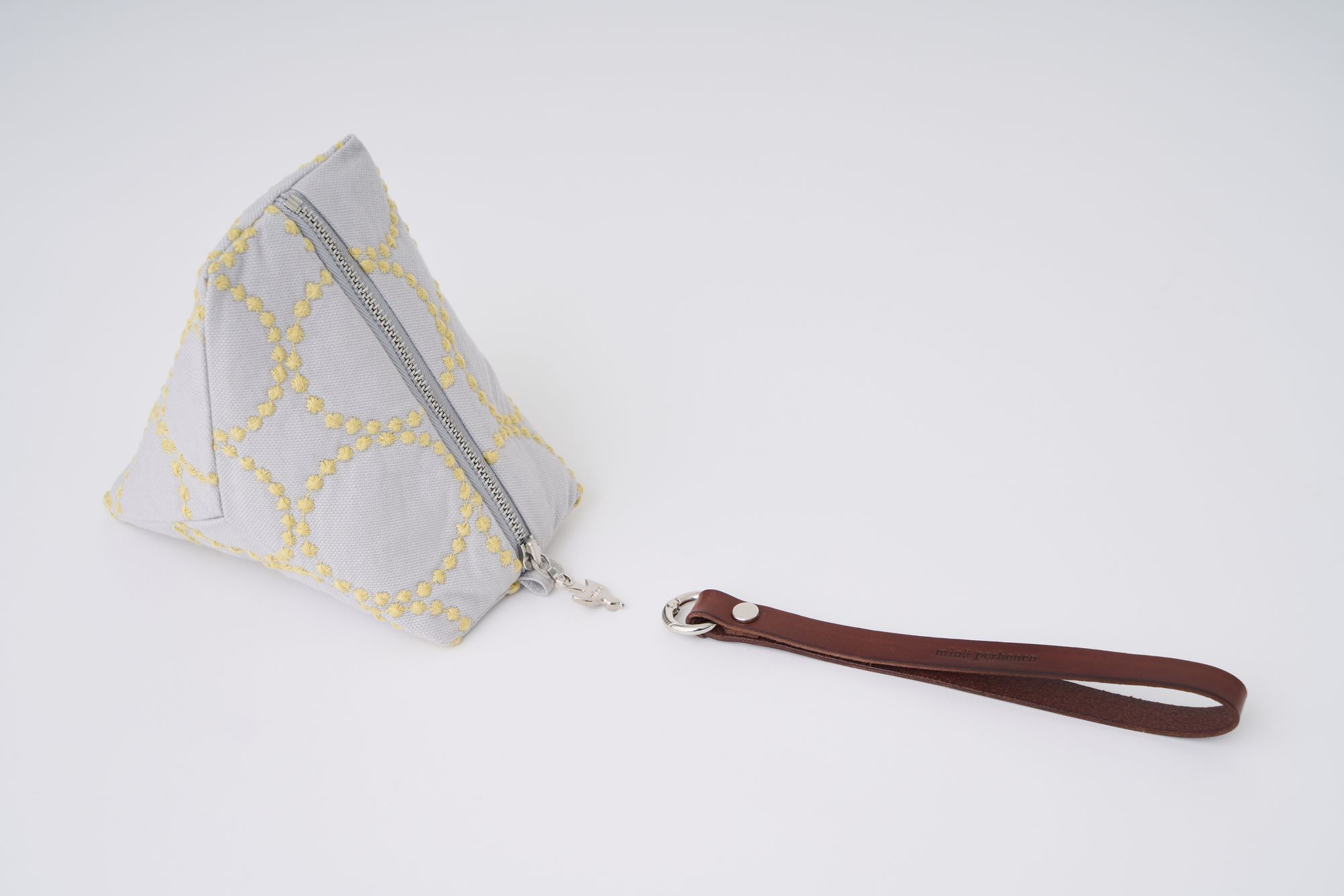 tambourine crystal pouch - minä perhonen