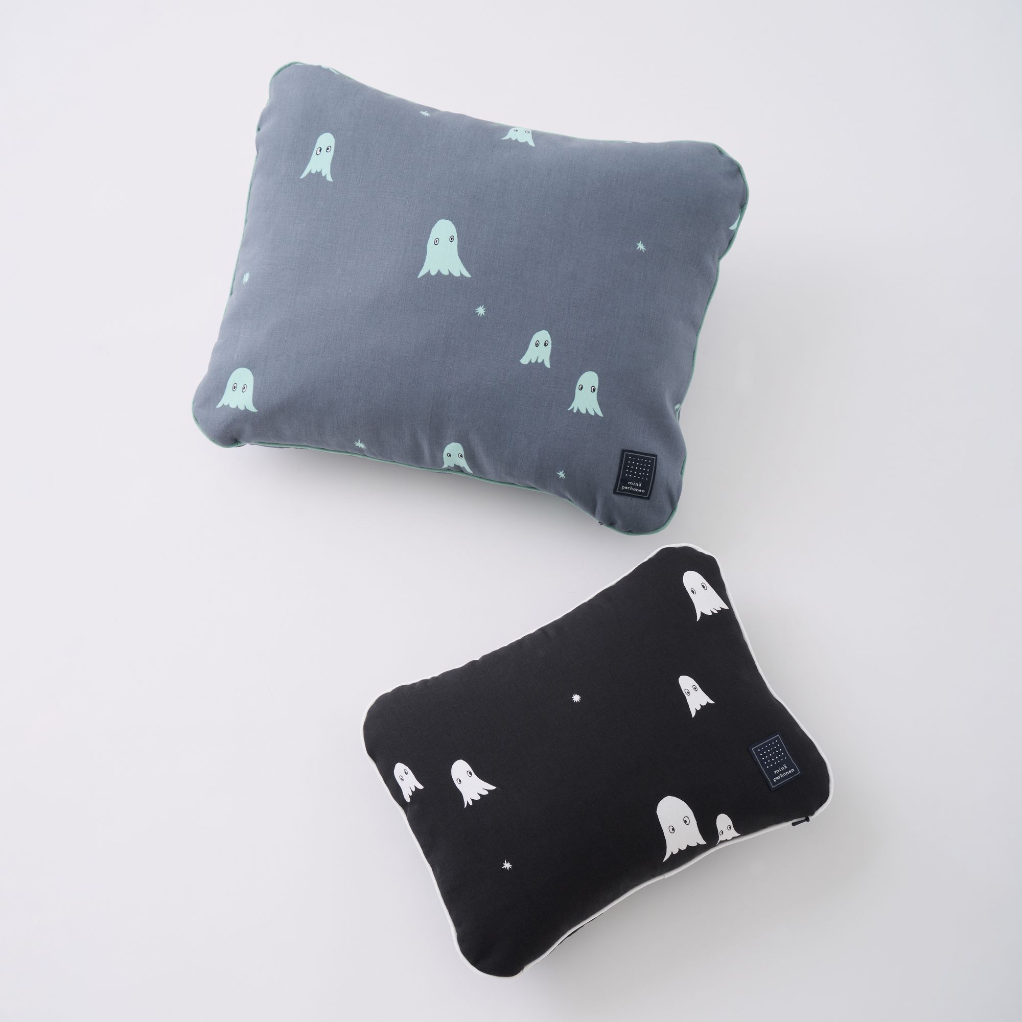 Cushions - minä perhonen