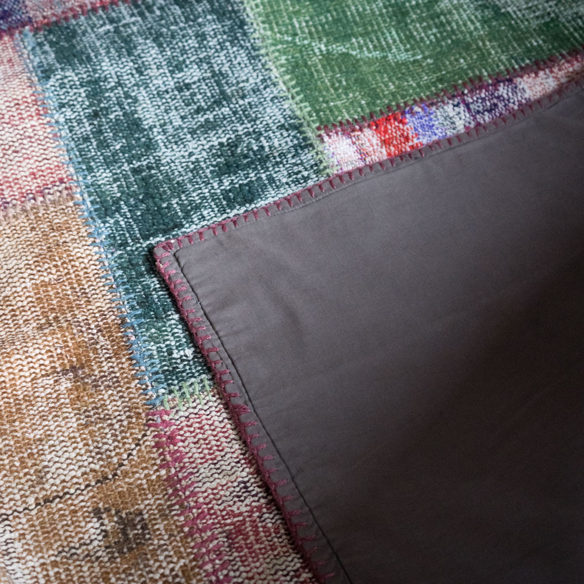 Patchwork Rug Red / Green Mix - minä perhonen