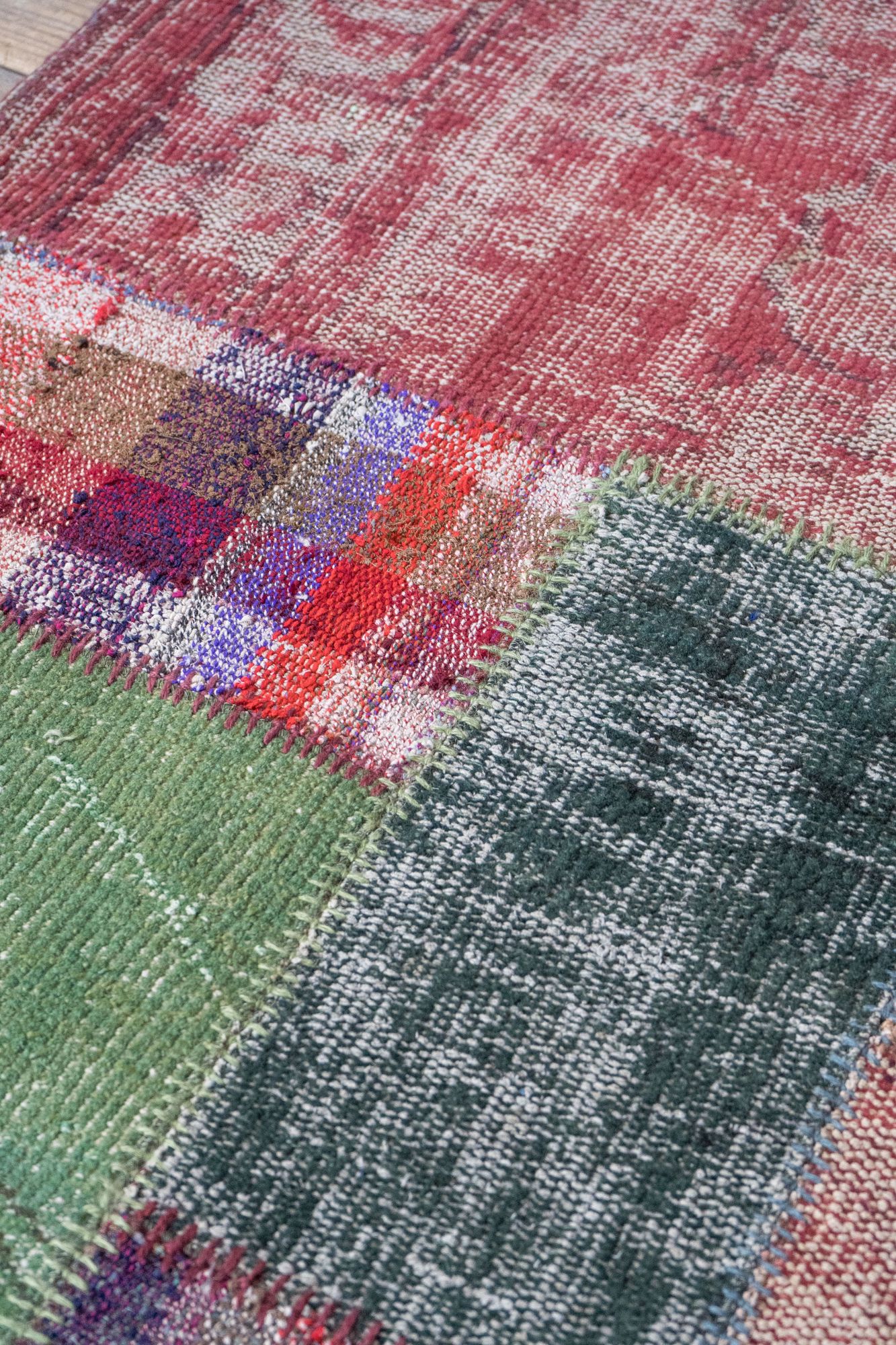 Patchwork Rug Red / Green Mix - minä perhonen