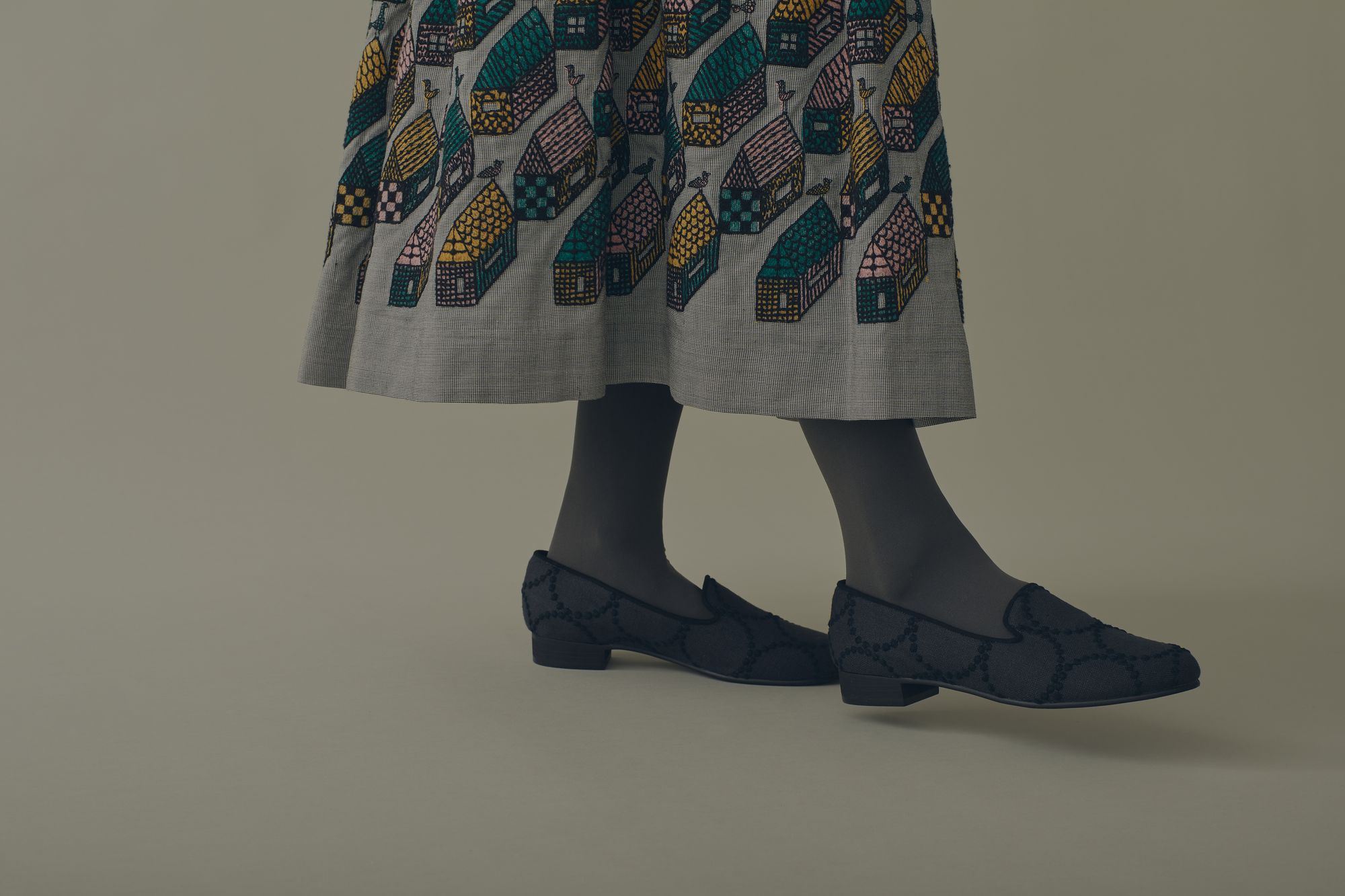 新品未使用】ミナペルホネンスリッポン②tambourine ブラック mina perhonen（ミナペルホネン） 【未使用/定価2.5万】ミナペルホネン