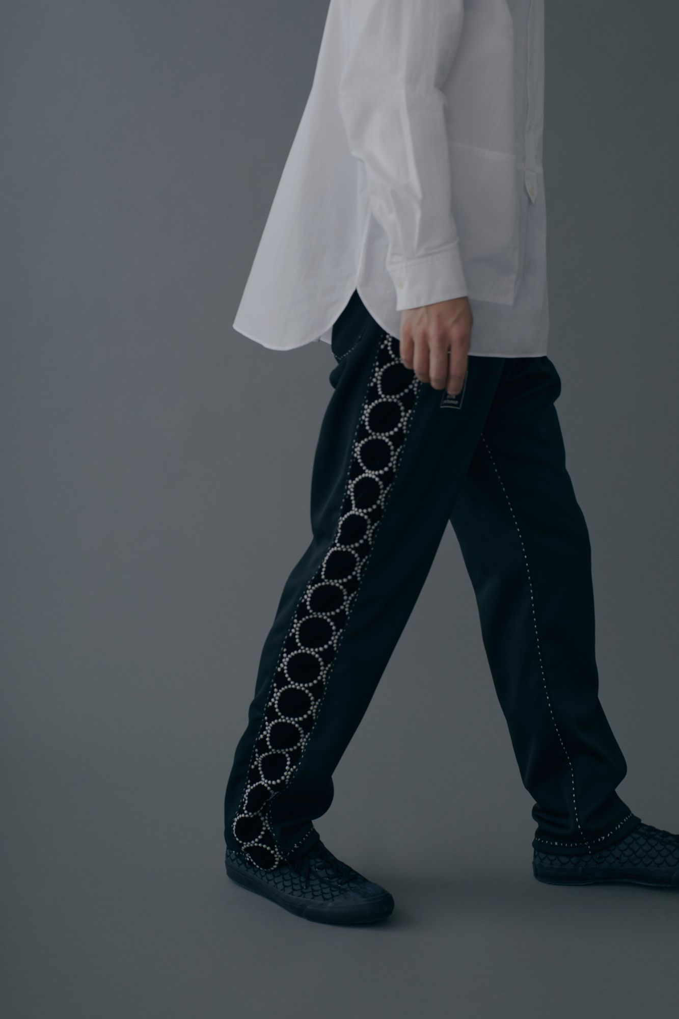 新品 ミナペルホネン keisuke kanda 手縫いのジャージ L ブラック 手縫いのジャージ パンツ - minä perhonen