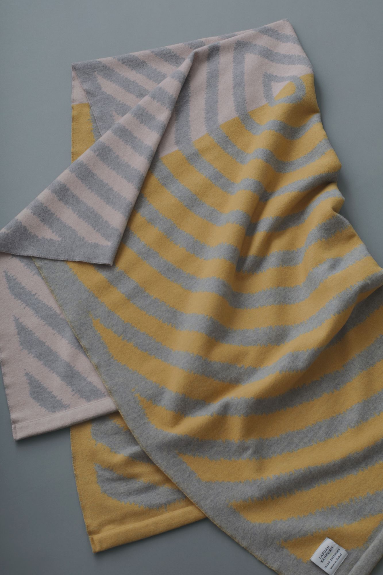 METSÄLAMPI ブランケット - minä perhonen