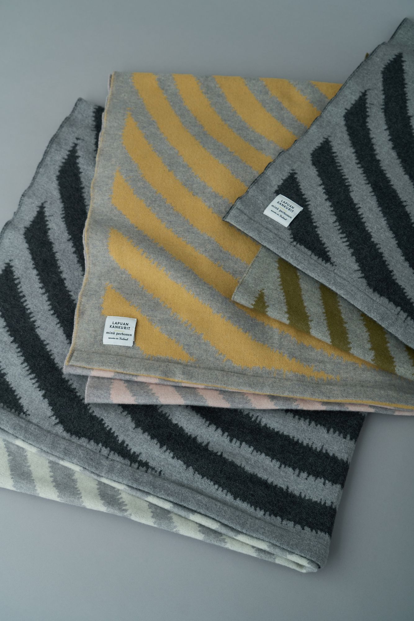 METSÄLAMPI ブランケット - minä perhonen