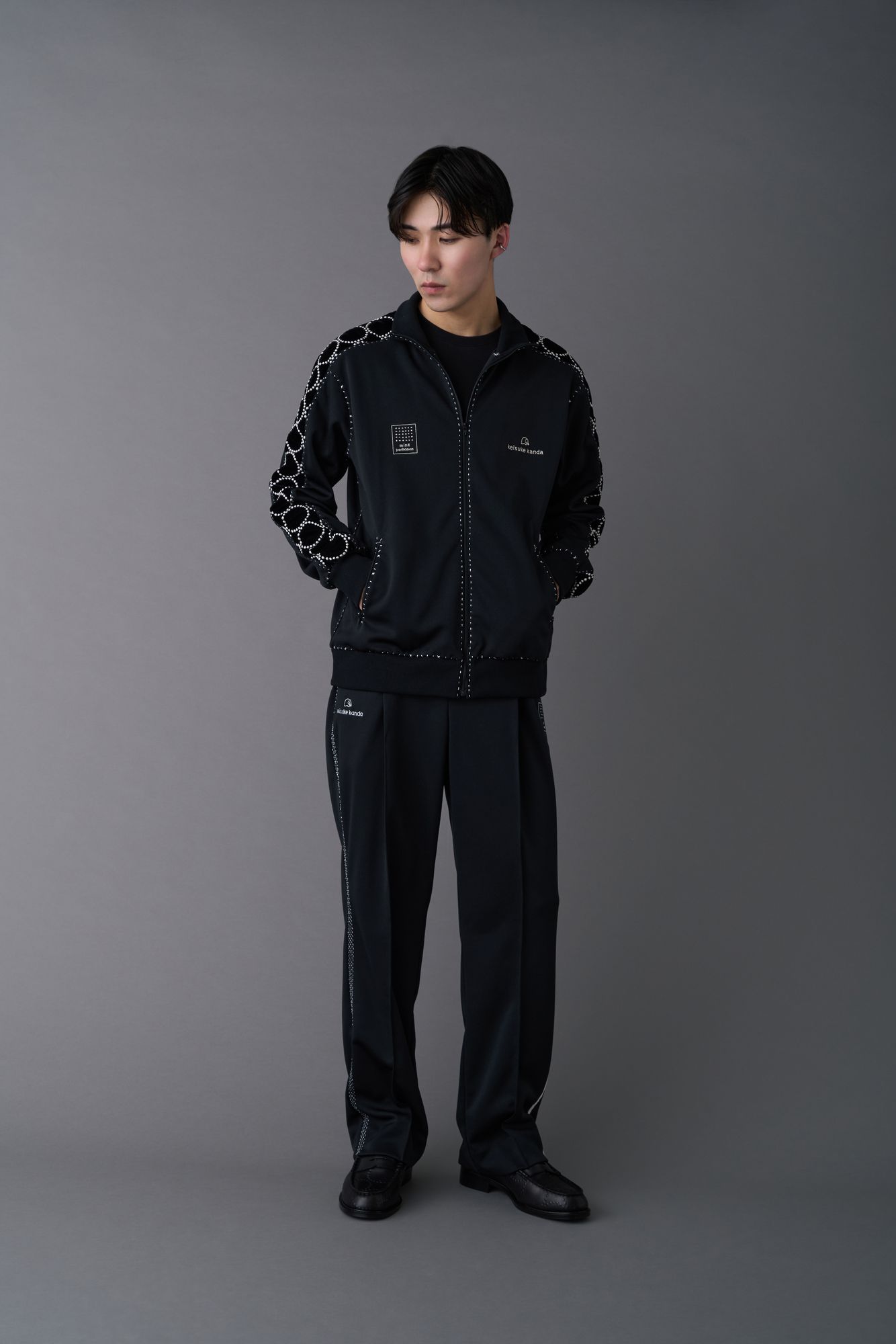 ジャージ・ミーツ・スラックス - minä perhonen