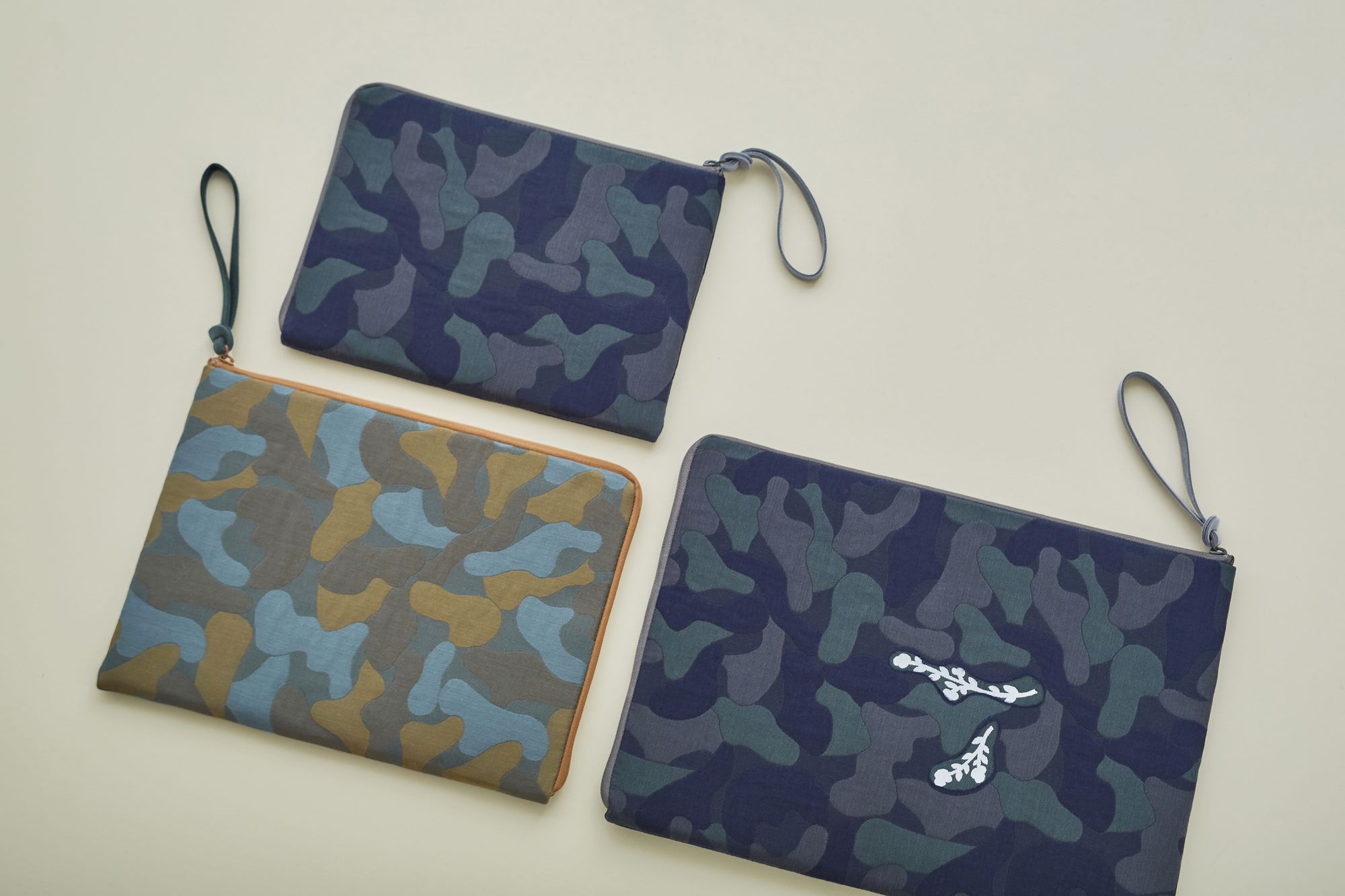 sleeping flower pc pal / tablet pal - minä perhonen