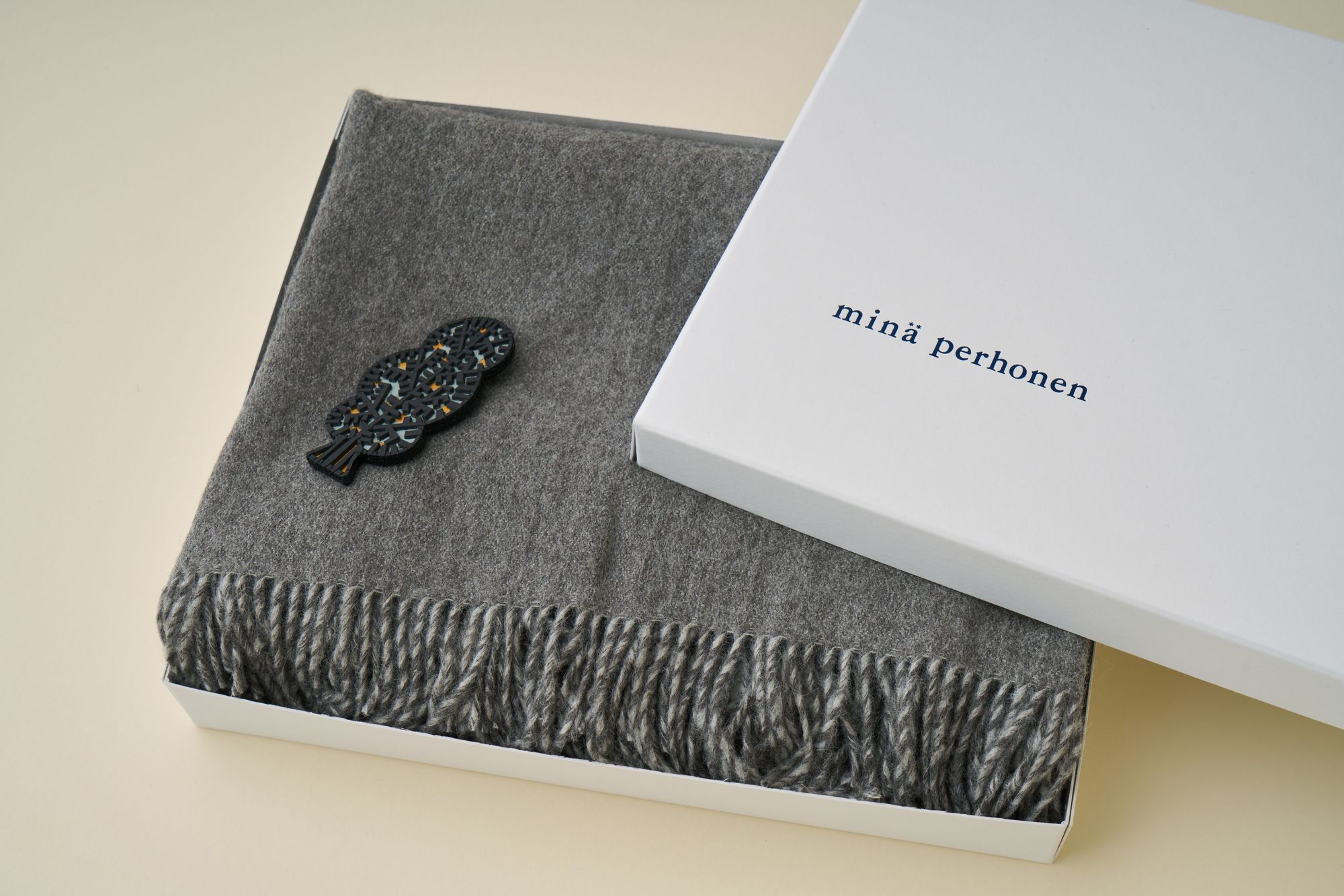 stole & brooch set - minä perhonen