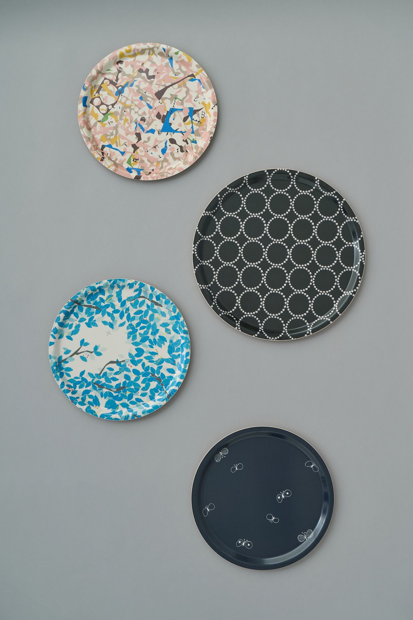 ミナペルホネン タンバリン　トレイ　ラウンド　円形　ネイビー　新品未使用 トレイ Round type - minä perhonen