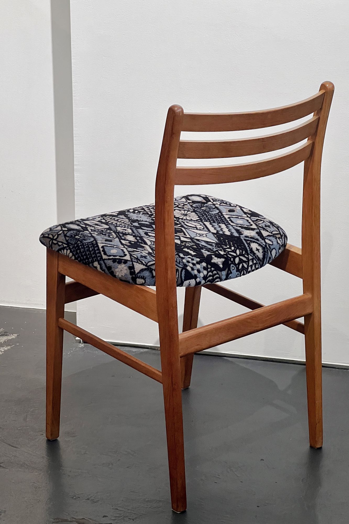 symphony Dining Chair - minä perhonen