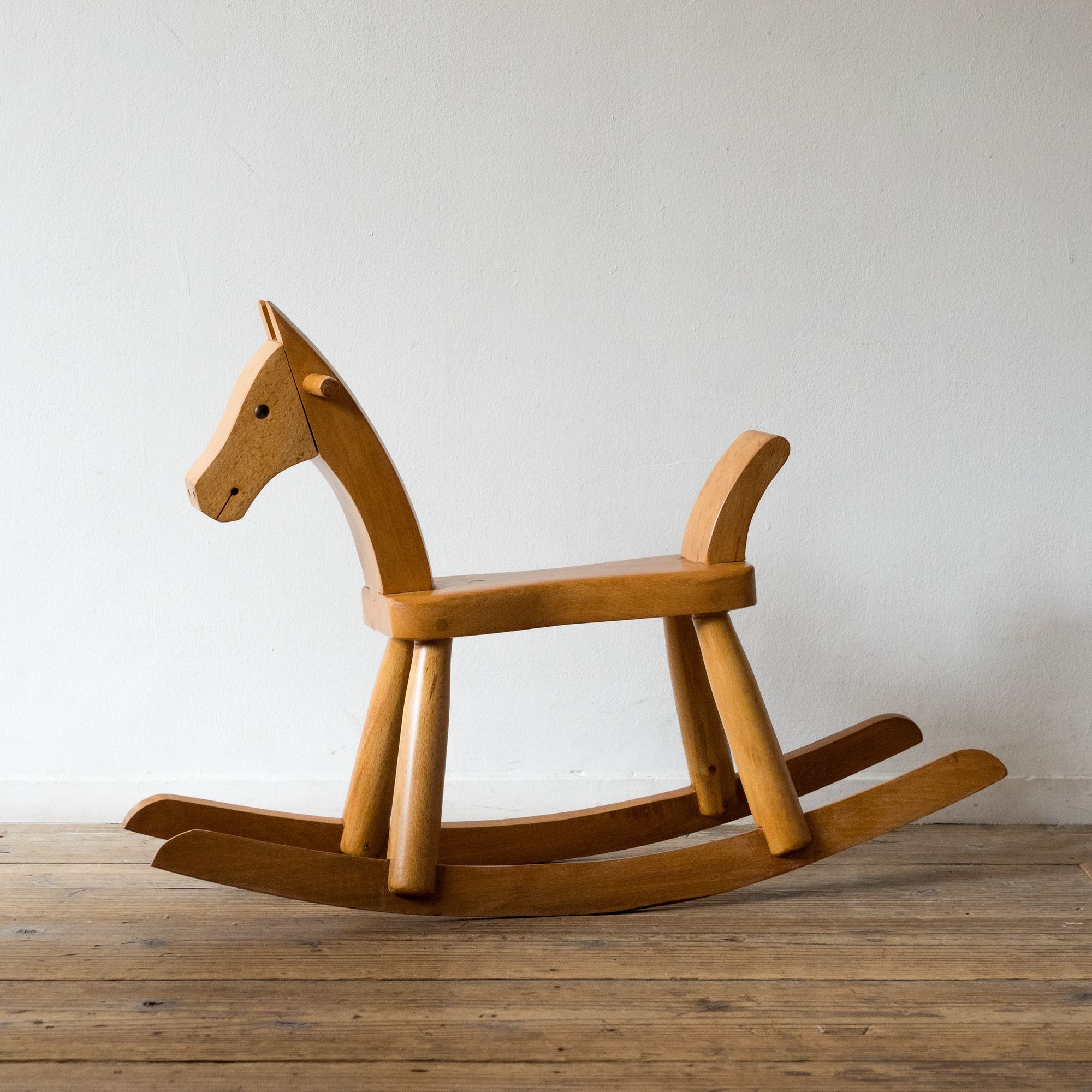 木製ロッキングホース 手彫り装飾付き Rocking Horse - minä perhonen