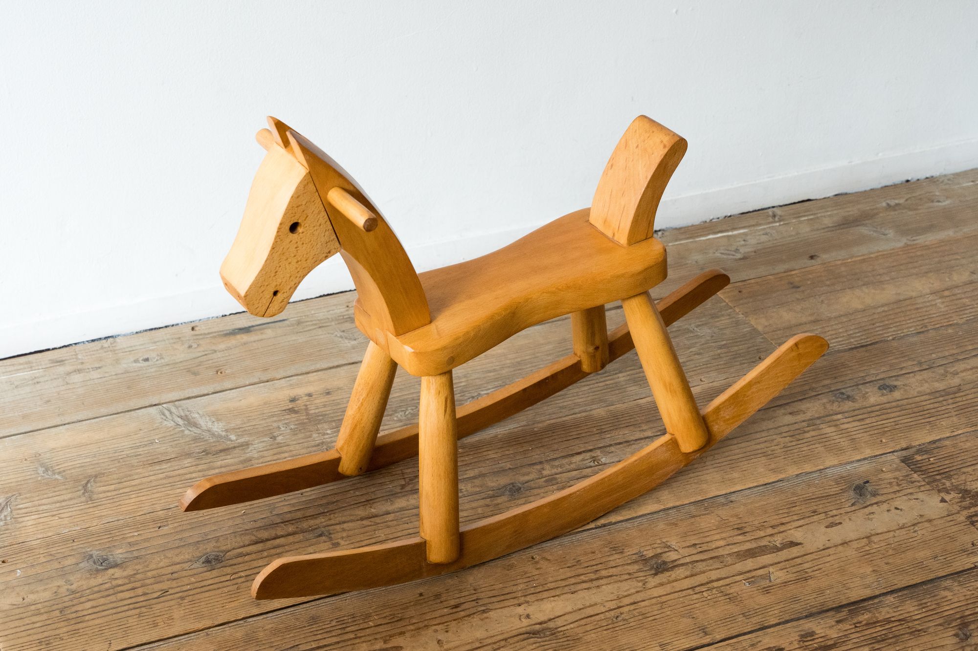 Rocking Horse - minä perhonen