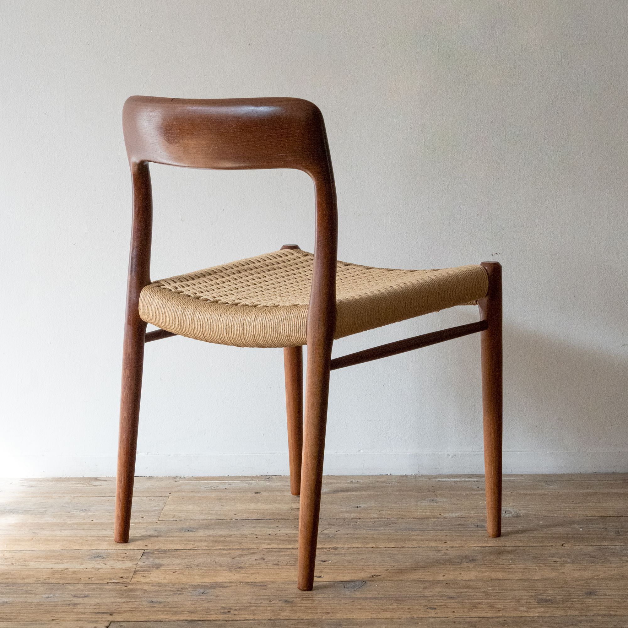 J. L. Møller model 75 Chair - minä perhonen