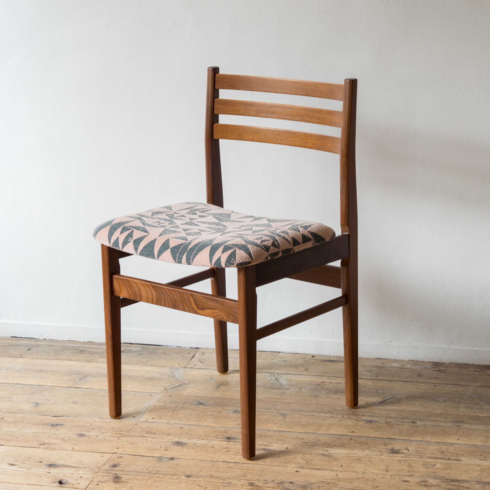 perhonen puzzle Dining Chair - minä perhonen