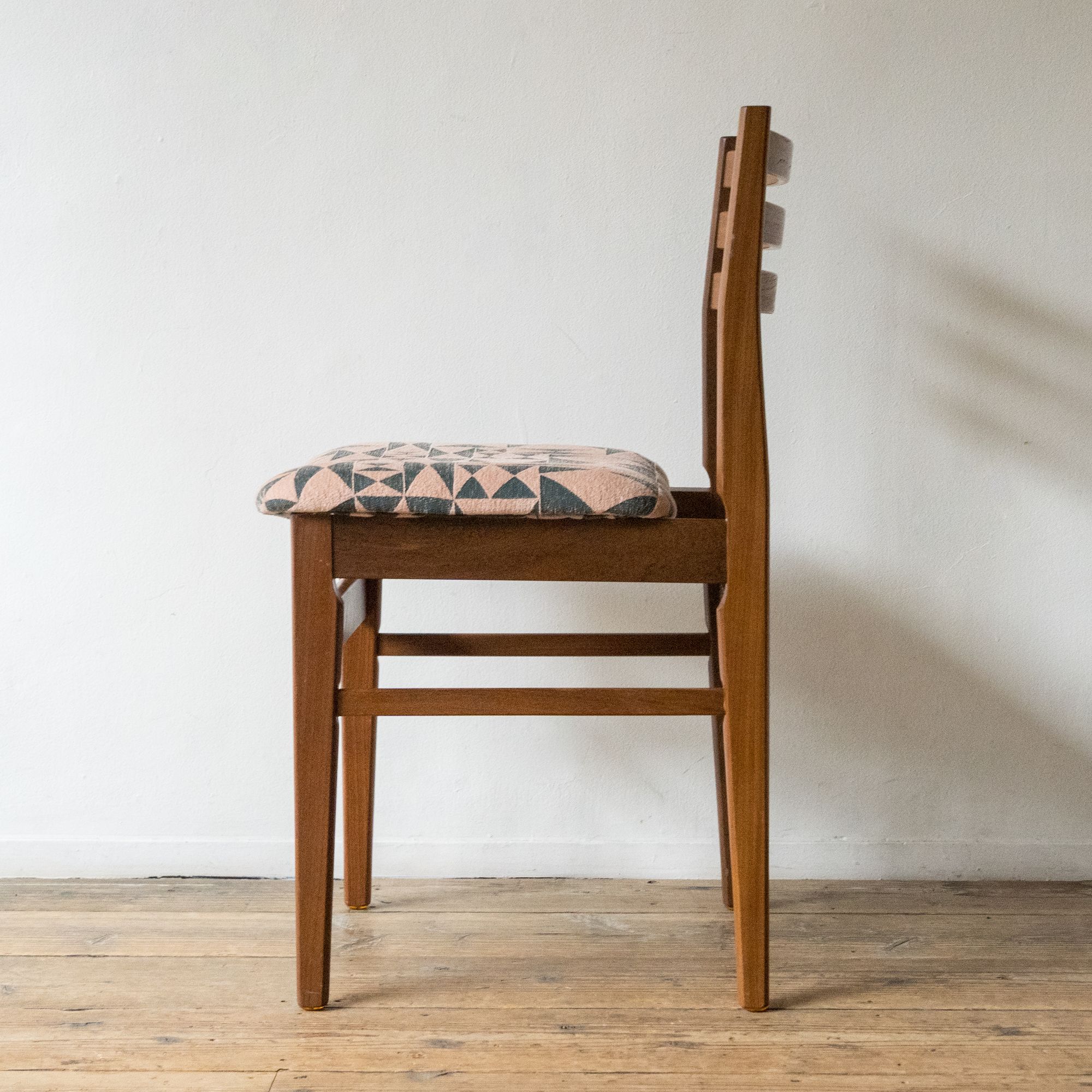 perhonen puzzle Dining Chair - minä perhonen