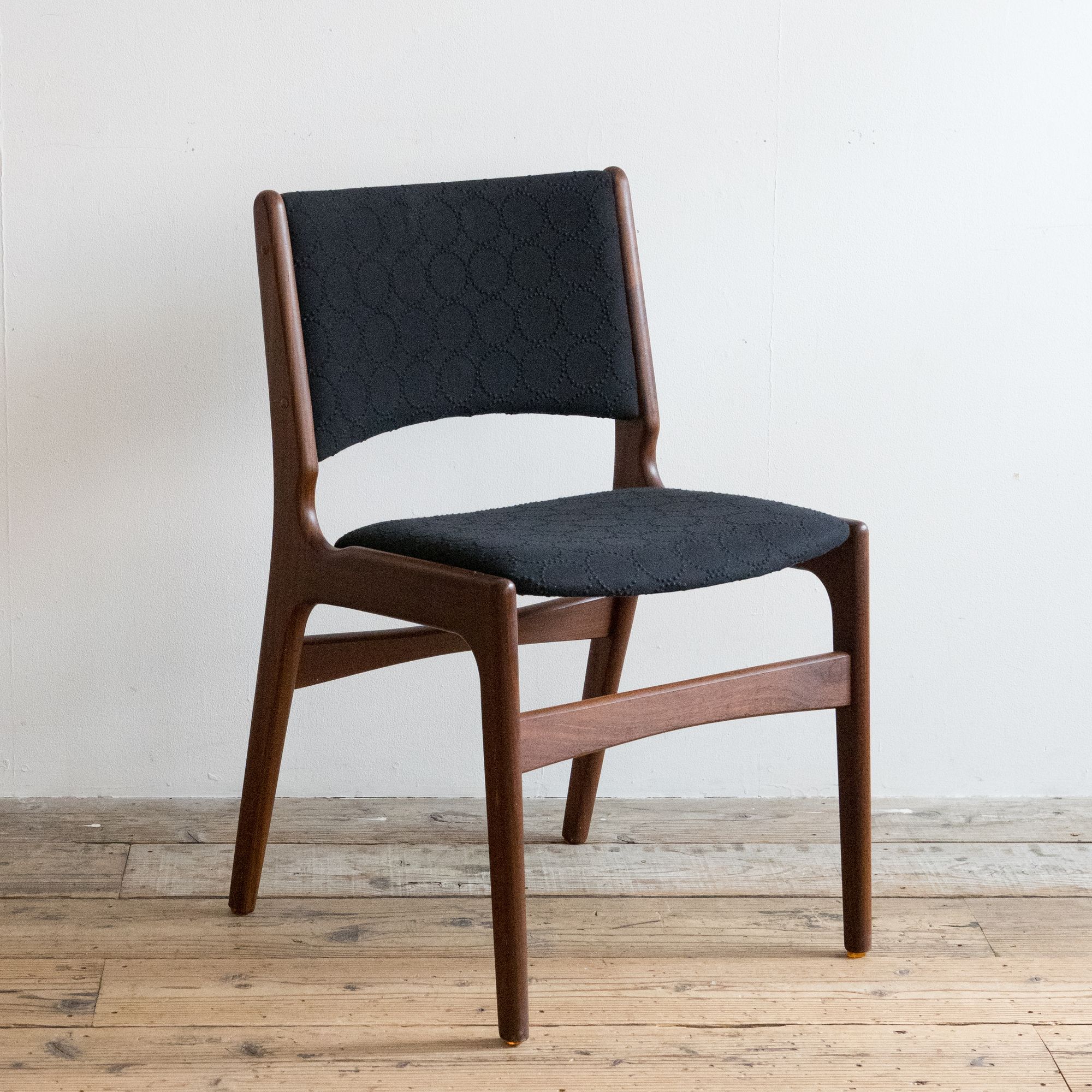 tambourine Model 89 Chair - minä perhonen